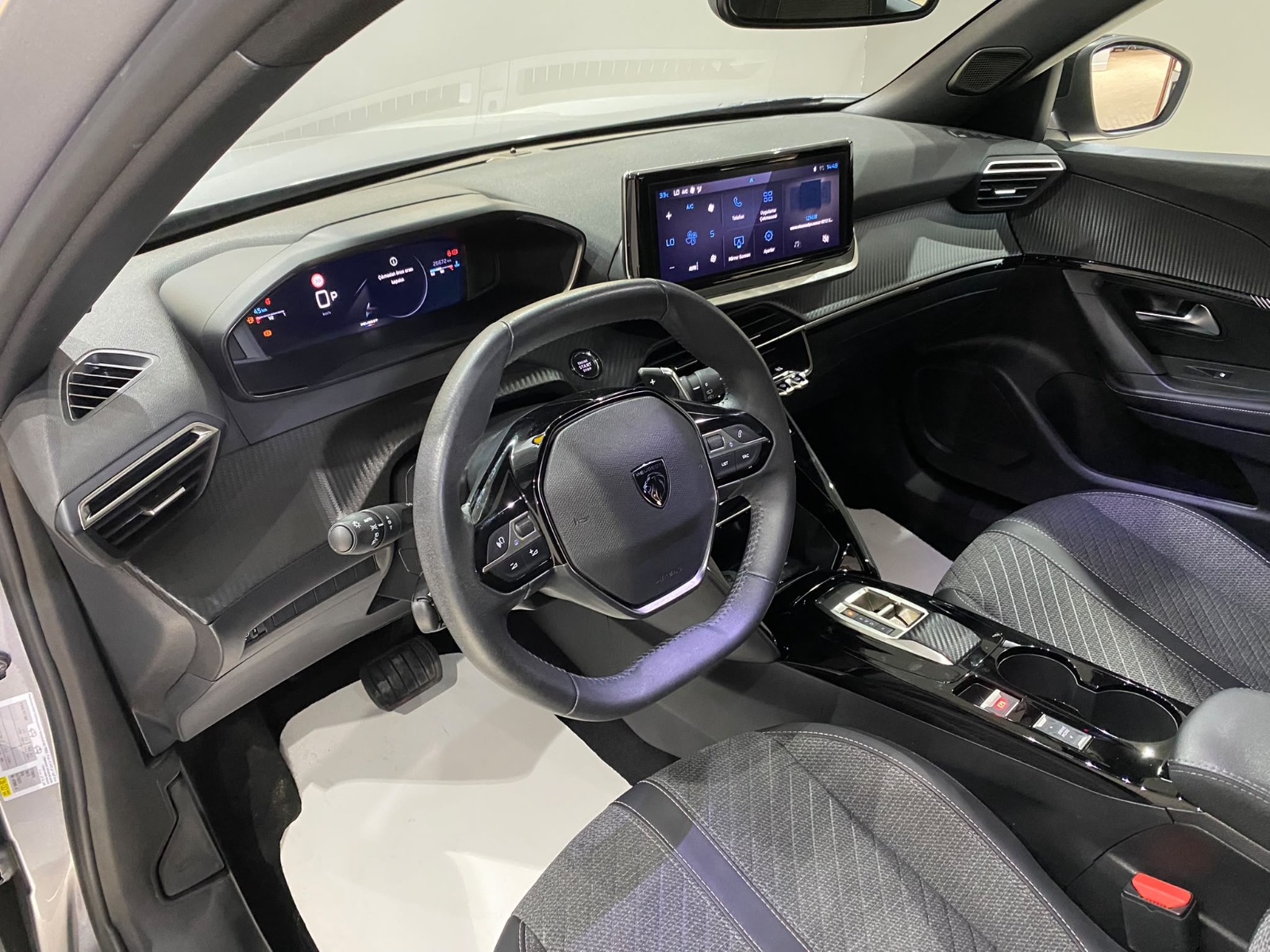 2025 Benzin Otomatik Peugeot 2008 Gümüş Gri Gürel Tasarım Aksesuar Otomotiv San. Tic. Ltd. Şti.