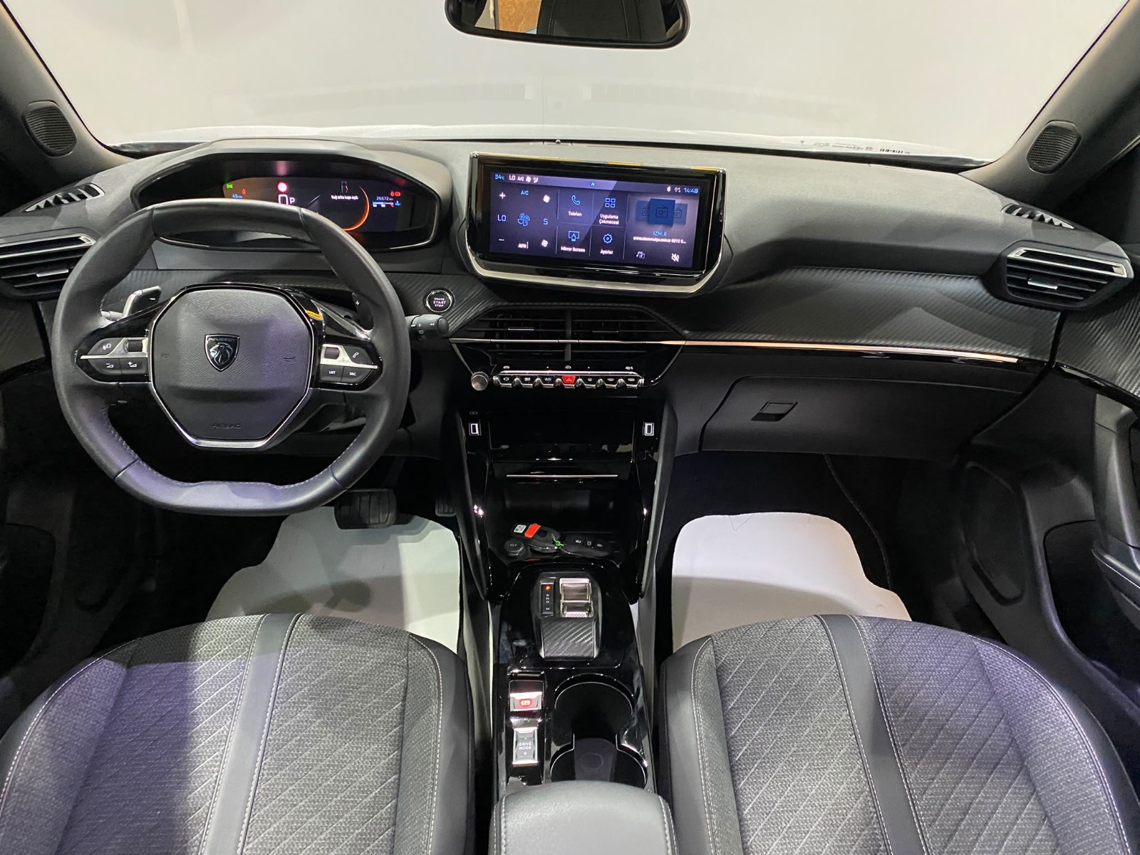 2025 Benzin Otomatik Peugeot 2008 Gümüş Gri Gürel Tasarım Aksesuar Otomotiv San. Tic. Ltd. Şti.