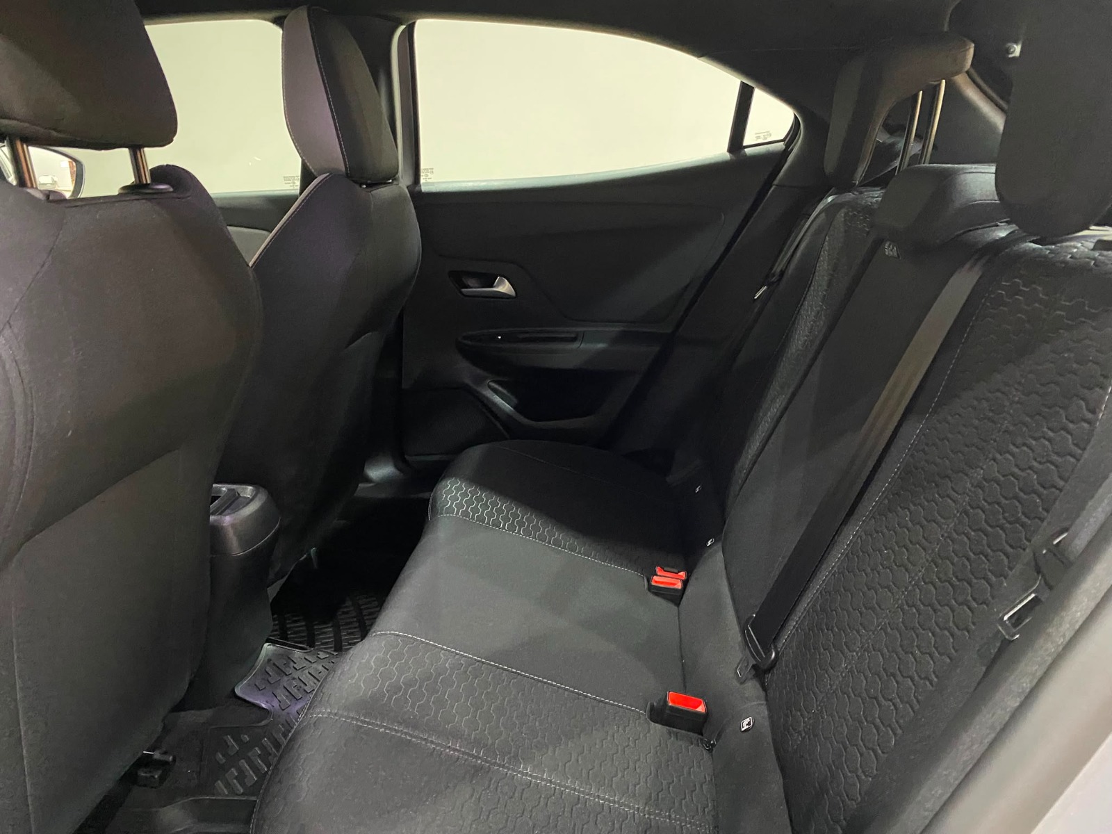 2025 Benzin Otomatik Opel Mokka Gri Gürel Tasarım Aksesuar Otomotiv San. Tic. Ltd. Şti.