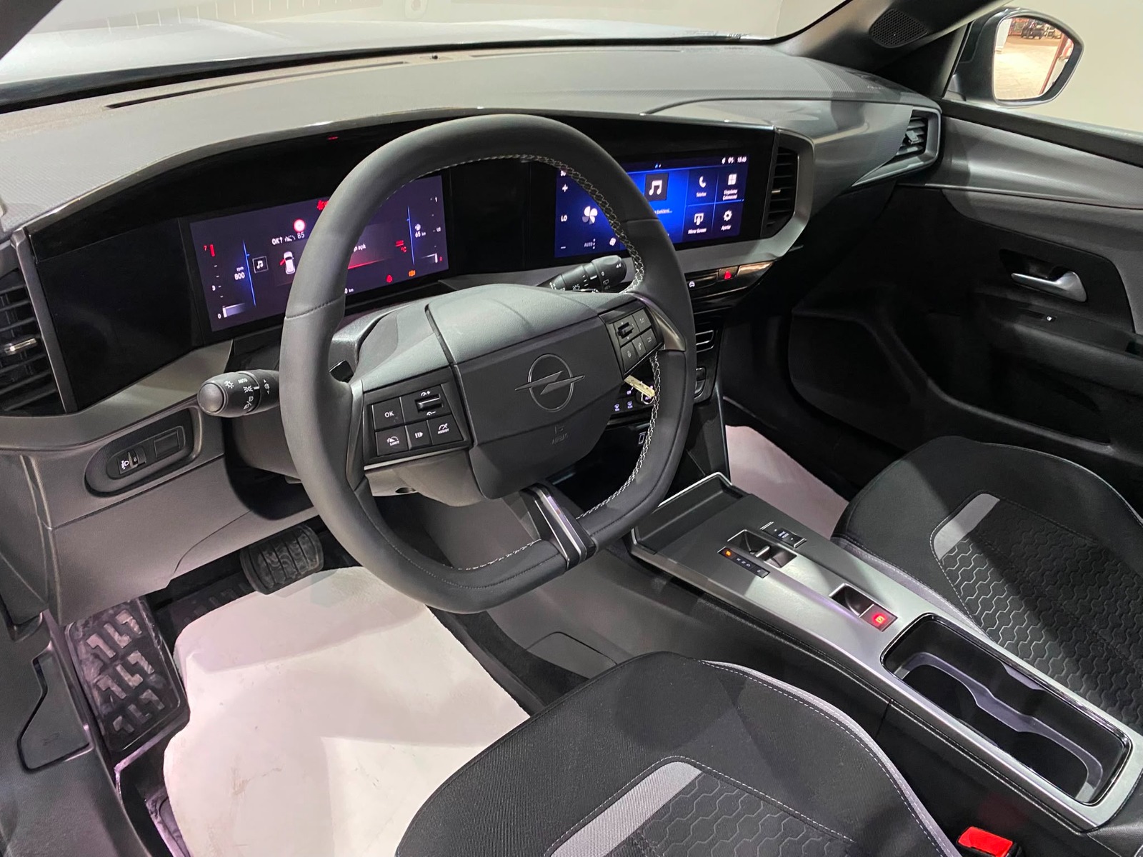 2025 Benzin Otomatik Opel Mokka Gri Gürel Tasarım Aksesuar Otomotiv San. Tic. Ltd. Şti.