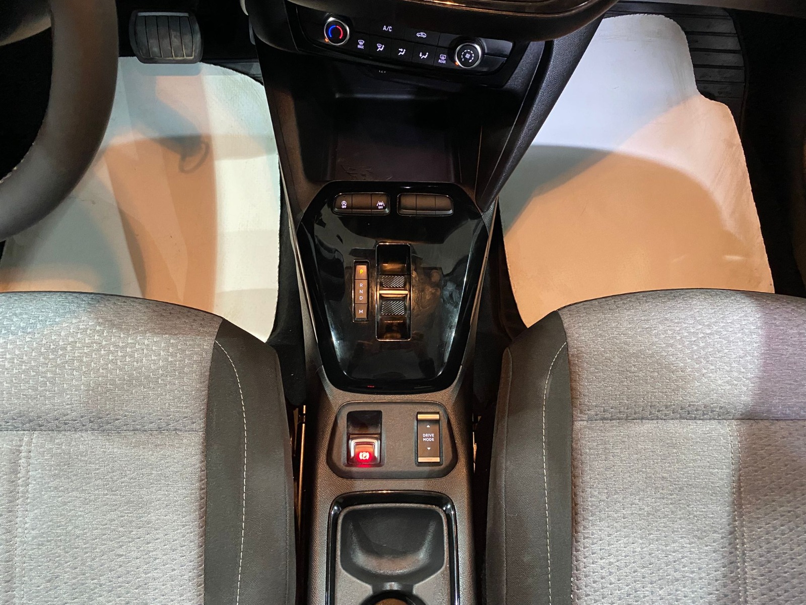 2025 Benzin Otomatik Opel Corsa Kırmızı Gürel Tasarım Aksesuar Otomotiv San. Tic. Ltd. Şti.