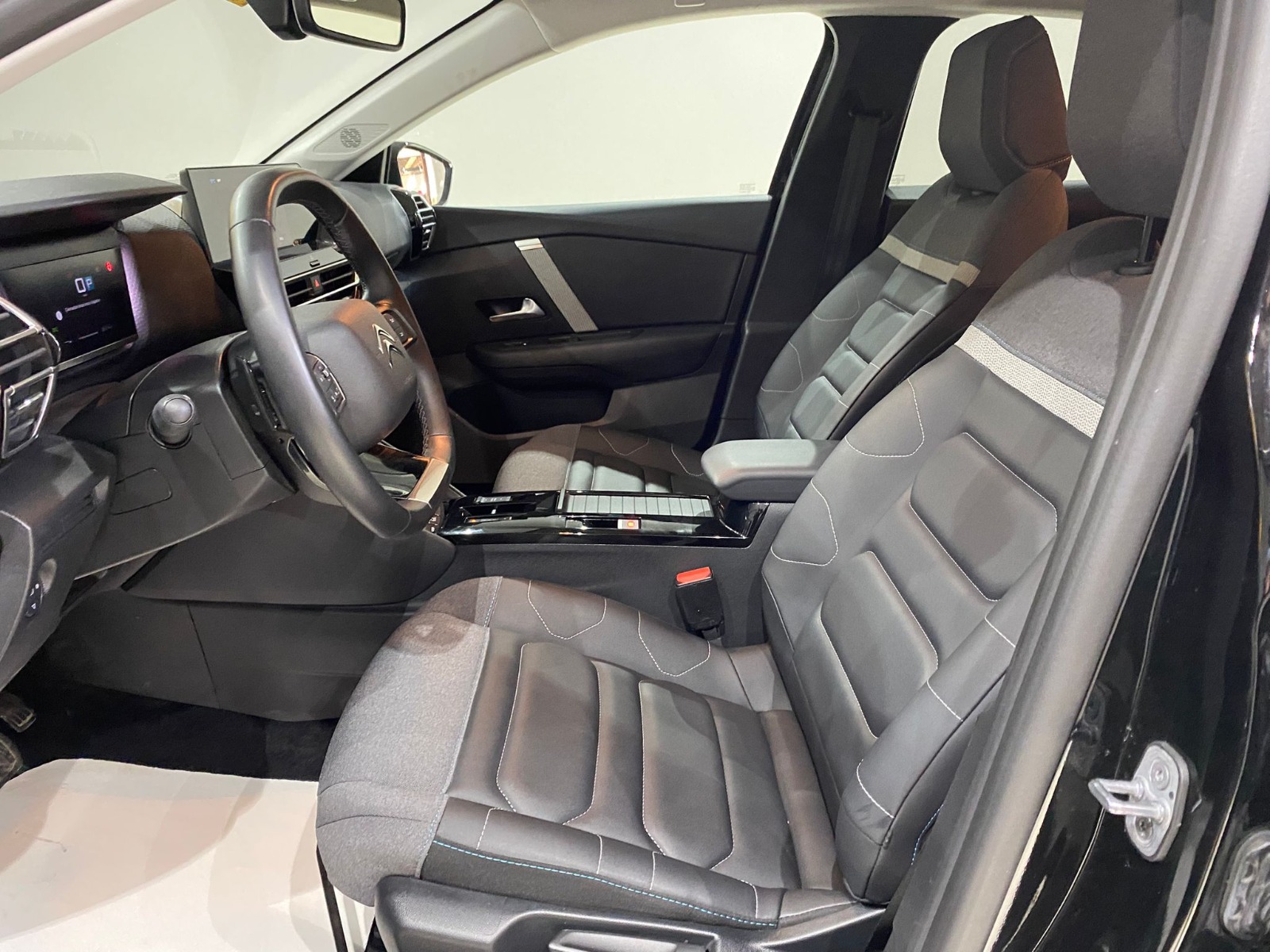 2024 Benzin Otomatik Citroen C4 Siyah Gürel Tasarım Aksesuar Otomotiv San. Tic. Ltd. Şti.