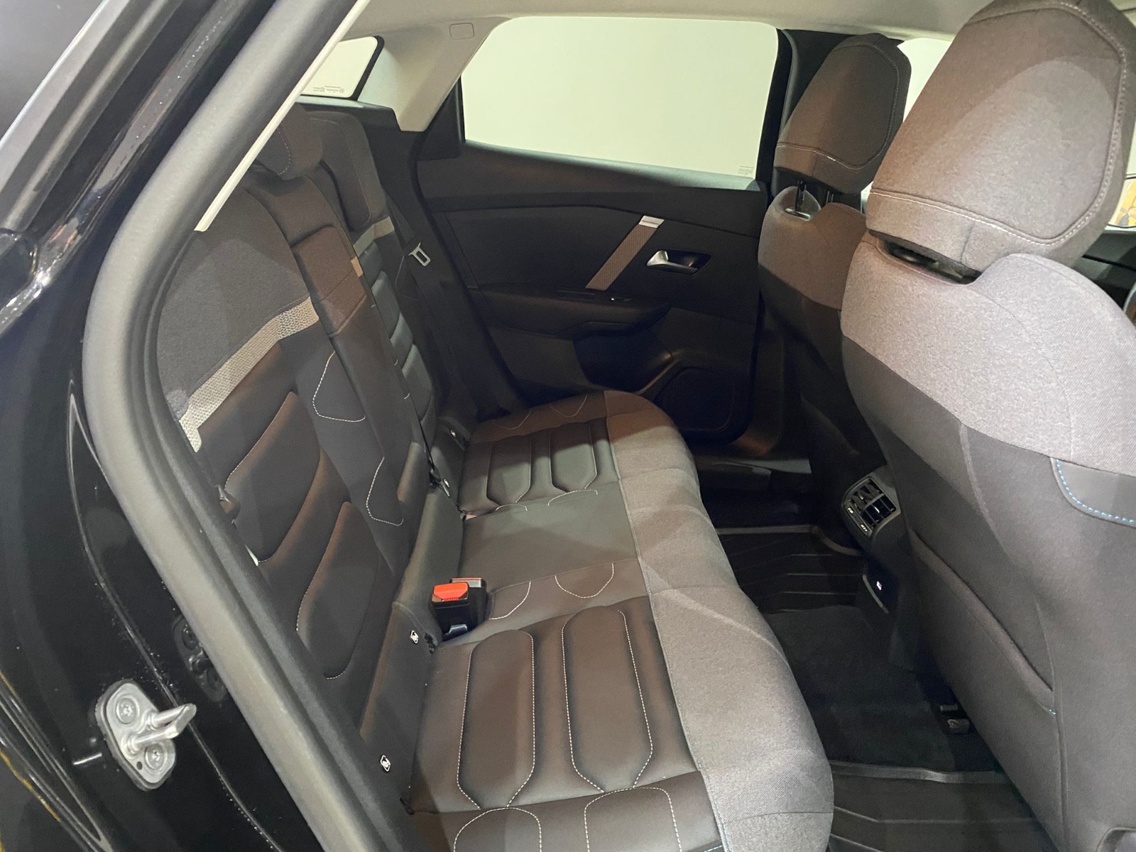 2024 Benzin Otomatik Citroen C4 Siyah Gürel Tasarım Aksesuar Otomotiv San. Tic. Ltd. Şti.