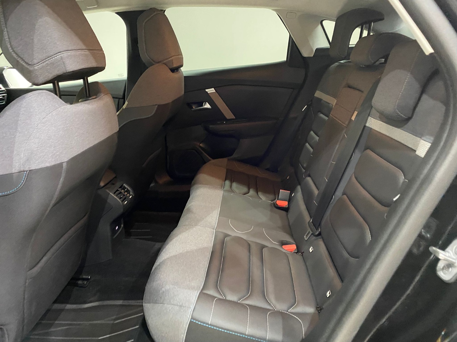 2024 Benzin Otomatik Citroen C4 Siyah Gürel Tasarım Aksesuar Otomotiv San. Tic. Ltd. Şti.