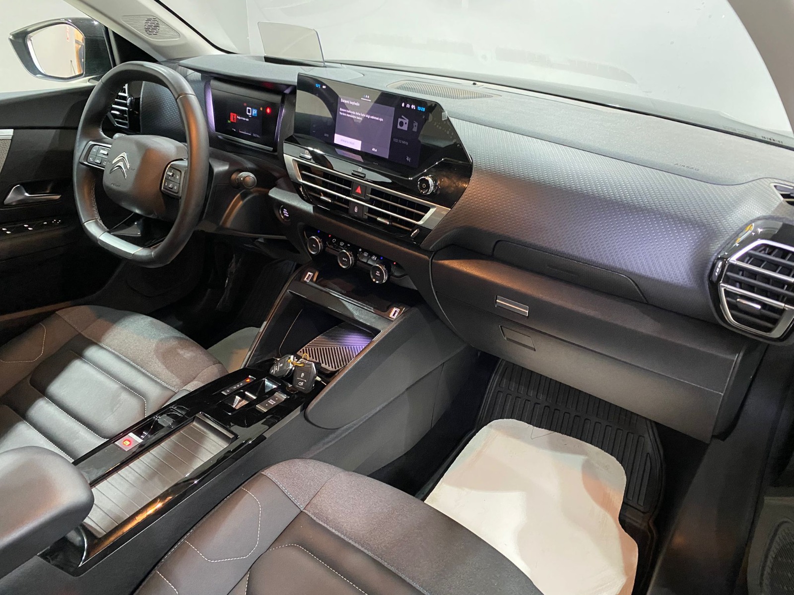 2024 Benzin Otomatik Citroen C4 Siyah Gürel Tasarım Aksesuar Otomotiv San. Tic. Ltd. Şti.