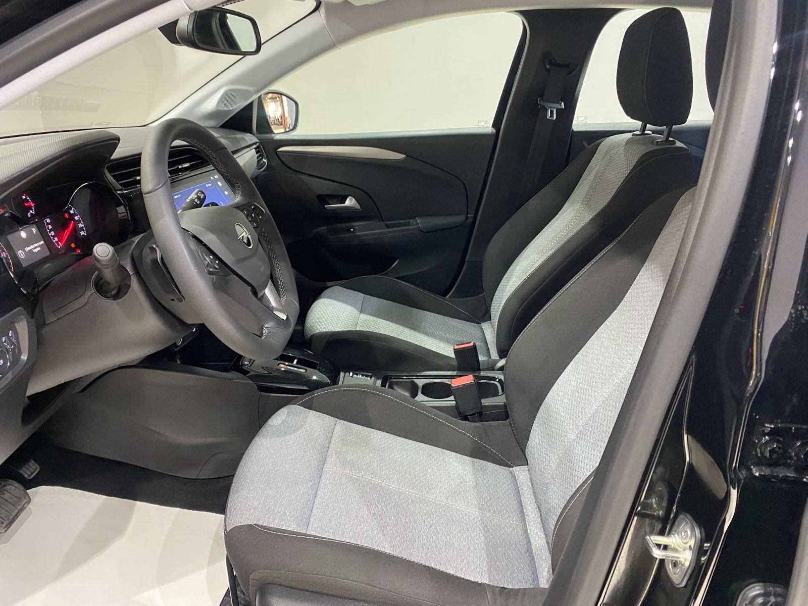 2025 Benzin Otomatik Opel Corsa Siyah Gürel Tasarım Aksesuar Otomotiv San. Tic. Ltd. Şti.