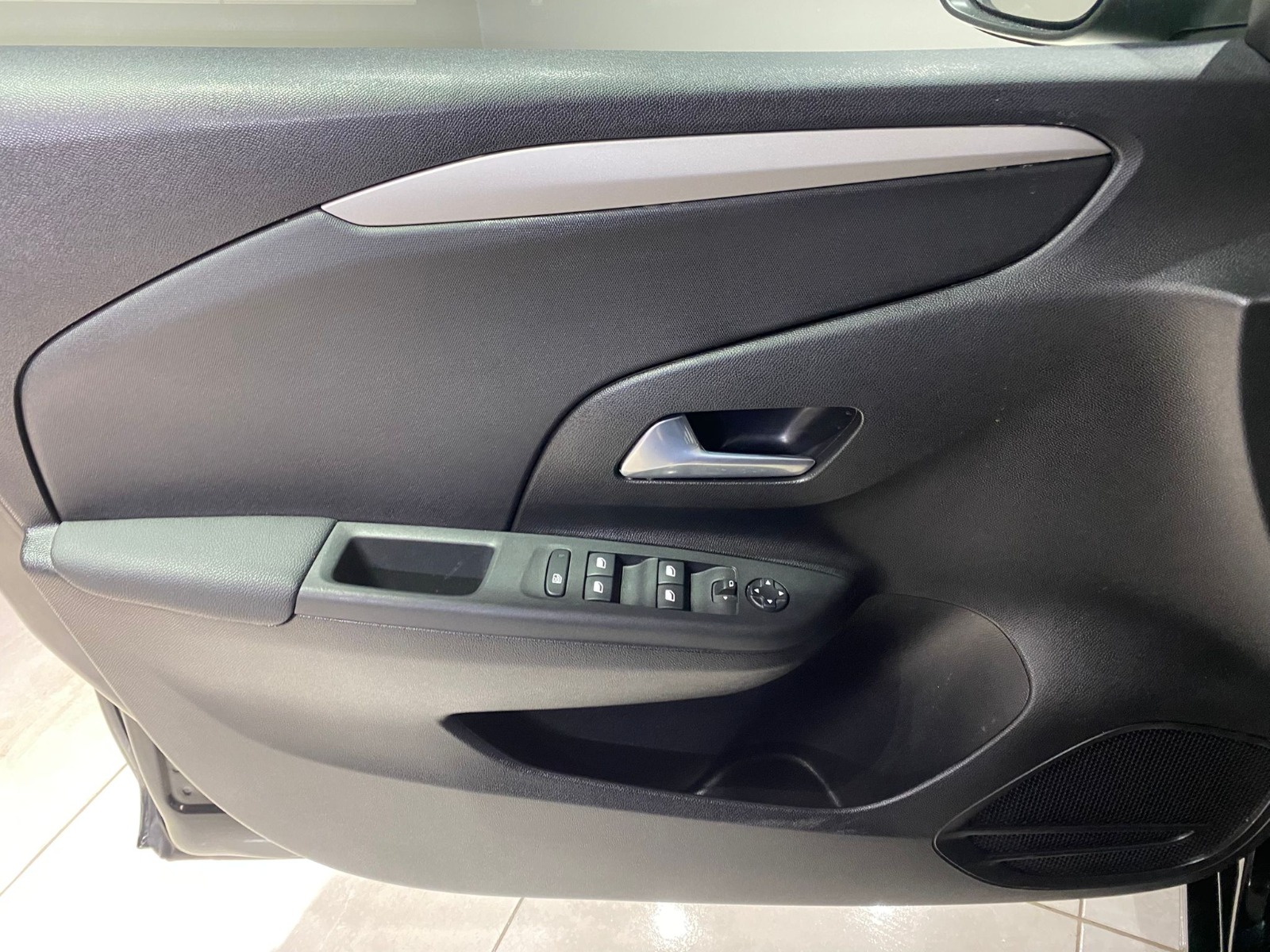 2025 Benzin Otomatik Opel Corsa Siyah Gürel Tasarım Aksesuar Otomotiv San. Tic. Ltd. Şti.