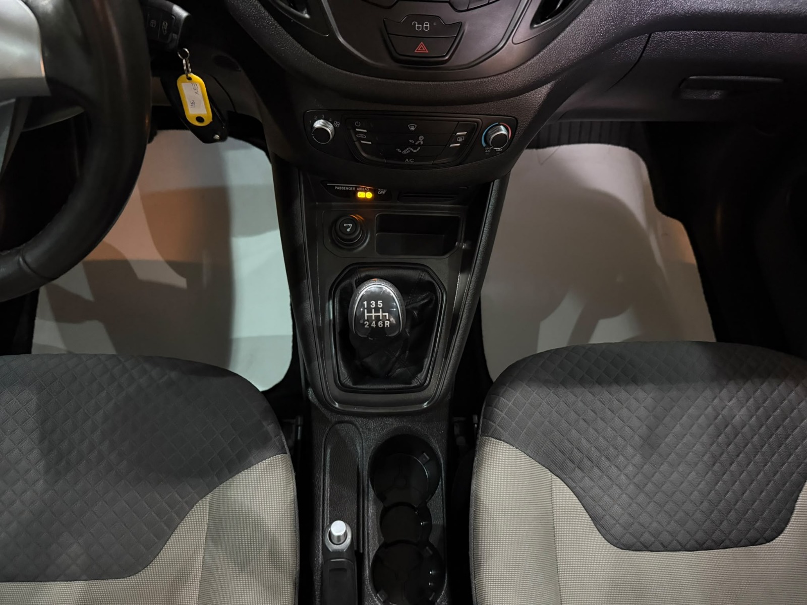 2021 Dizel Manuel Ford Tourneo Courier Beyaz Gürel Tasarım Aksesuar Otomotiv San. Tic. Ltd. Şti.