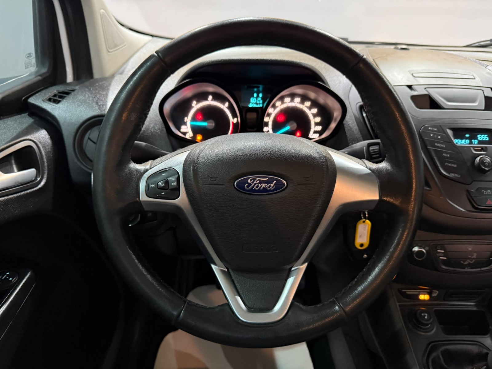 2021 Dizel Manuel Ford Tourneo Courier Beyaz Gürel Tasarım Aksesuar Otomotiv San. Tic. Ltd. Şti.
