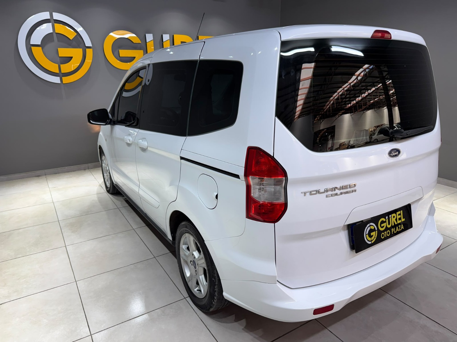 2021 Dizel Manuel Ford Tourneo Courier Beyaz Gürel Tasarım Aksesuar Otomotiv San. Tic. Ltd. Şti.