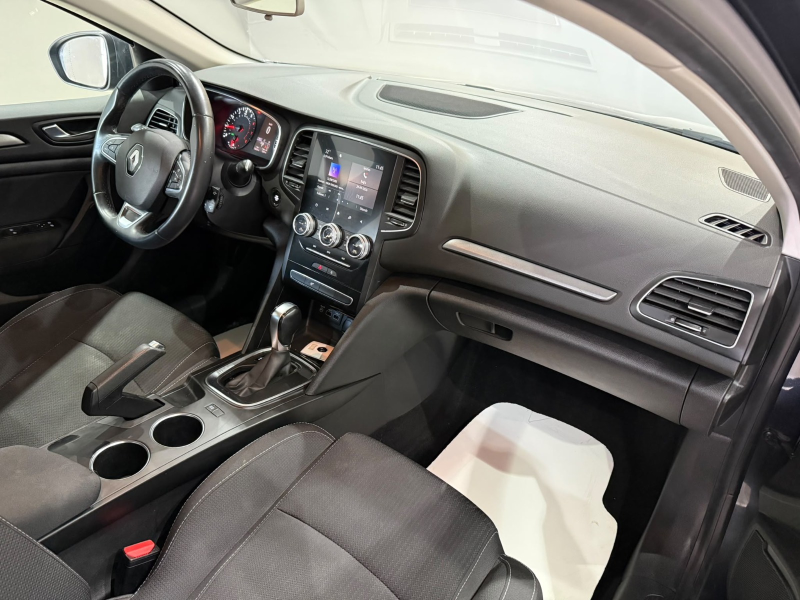 2021 Benzin Otomatik Renault Megane Gri Gürel Tasarım Aksesuar Otomotiv San. Tic. Ltd. Şti.