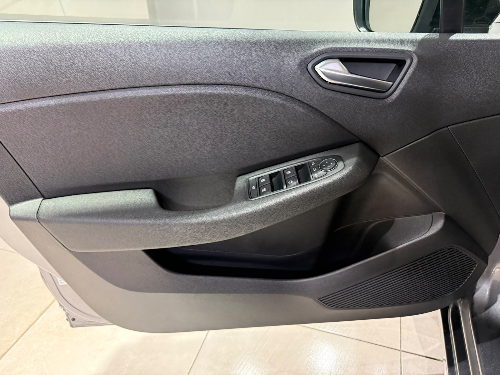 2025 Benzin Otomatik Renault Clio Gri Gürel Tasarım Aksesuar Otomotiv San. Tic. Ltd. Şti.