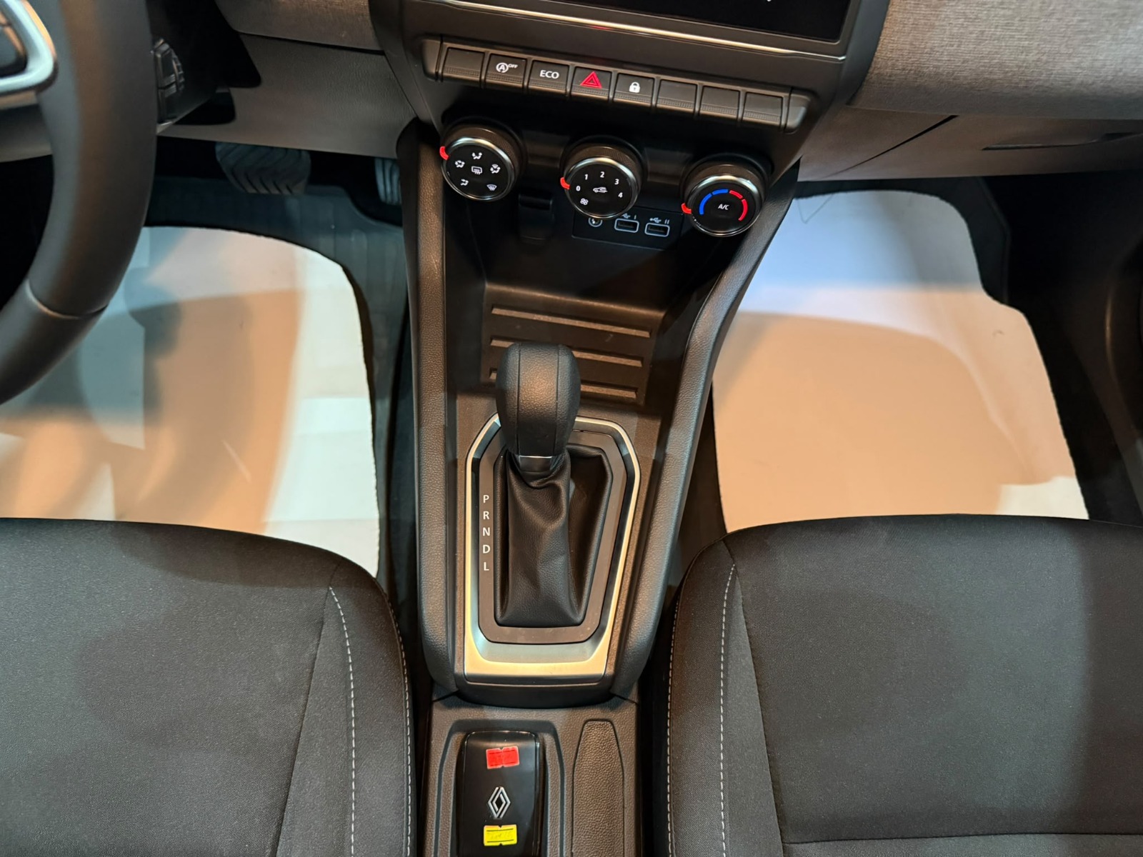 2025 Benzin Otomatik Renault Clio Gri Gürel Tasarım Aksesuar Otomotiv San. Tic. Ltd. Şti.