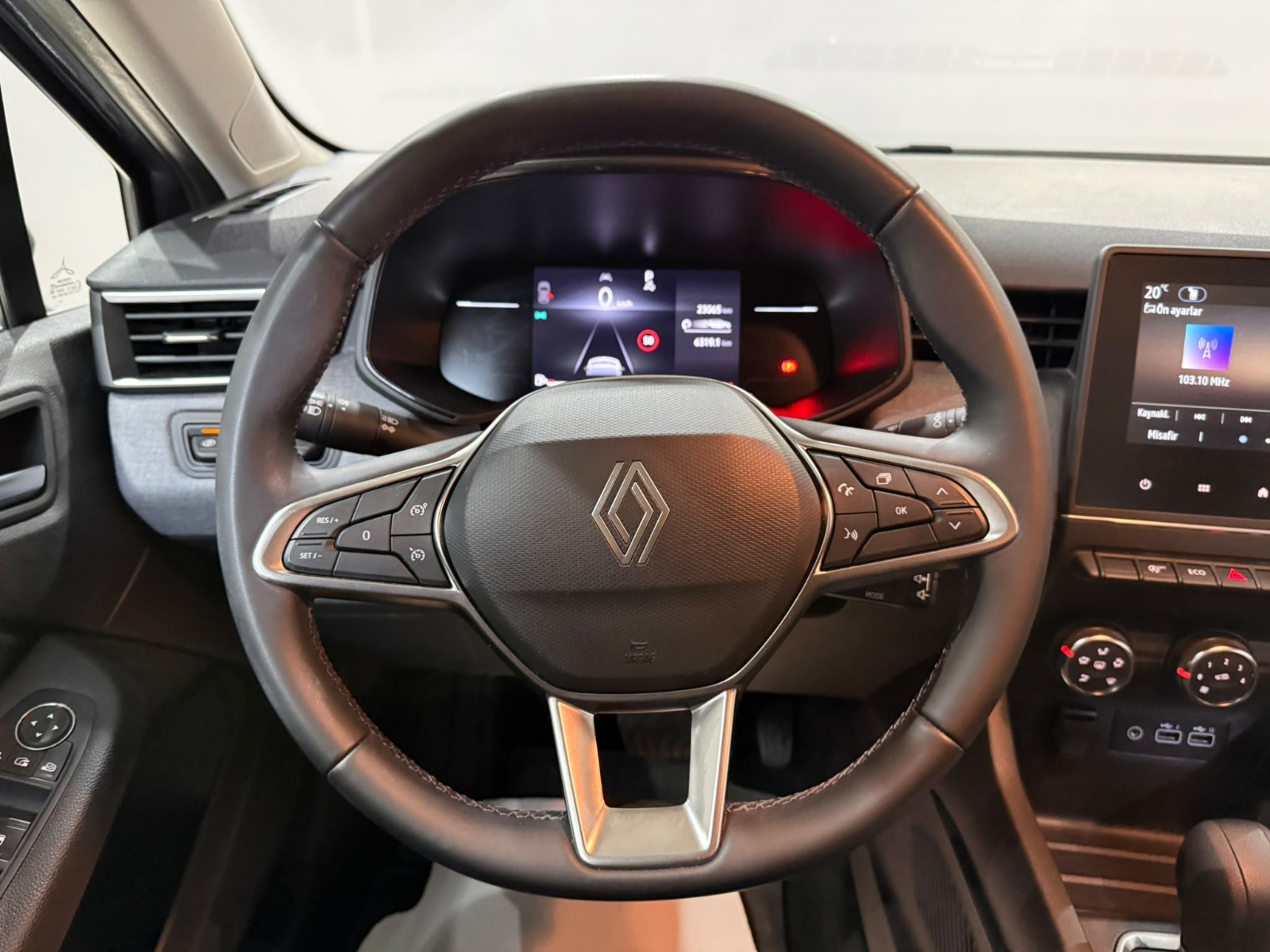 2025 Benzin Otomatik Renault Clio Gri Gürel Tasarım Aksesuar Otomotiv San. Tic. Ltd. Şti.
