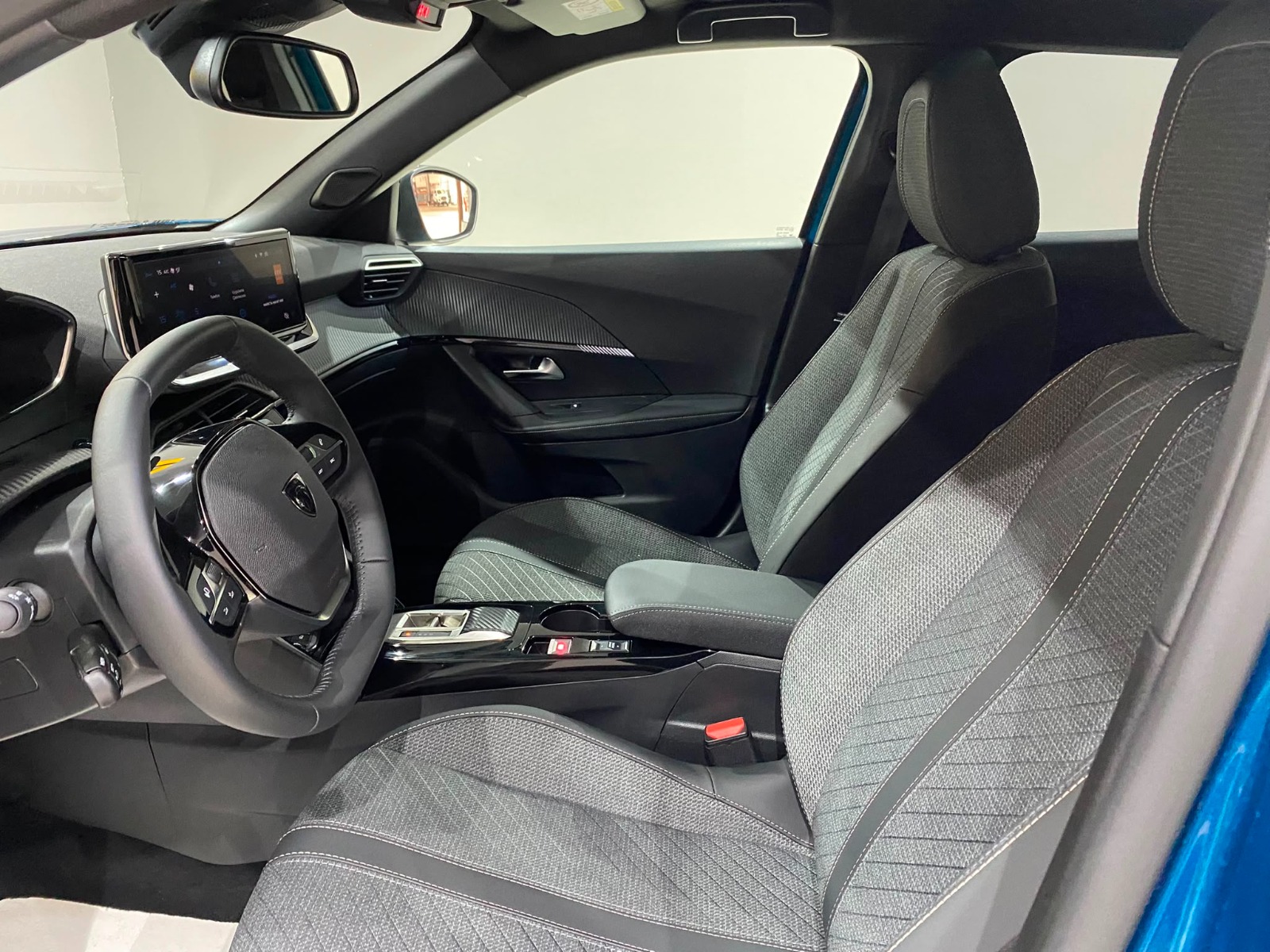 2025 Benzin Otomatik Peugeot 2008 Mavi Gürel Tasarım Aksesuar Otomotiv San. Tic. Ltd. Şti.