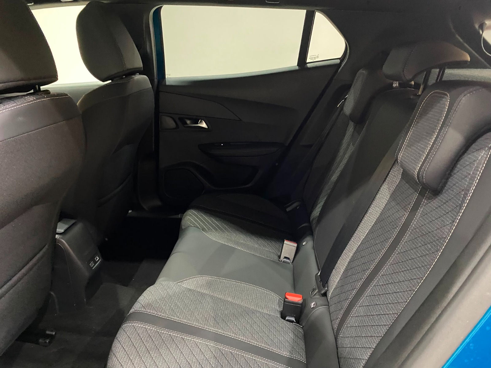 2025 Benzin Otomatik Peugeot 2008 Mavi Gürel Tasarım Aksesuar Otomotiv San. Tic. Ltd. Şti.