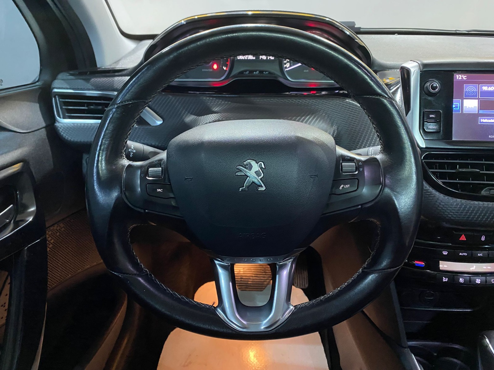 2016 Benzin Otomatik Peugeot 208 Siyah Gürel Tasarım Aksesuar Otomotiv San. Tic. Ltd. Şti.