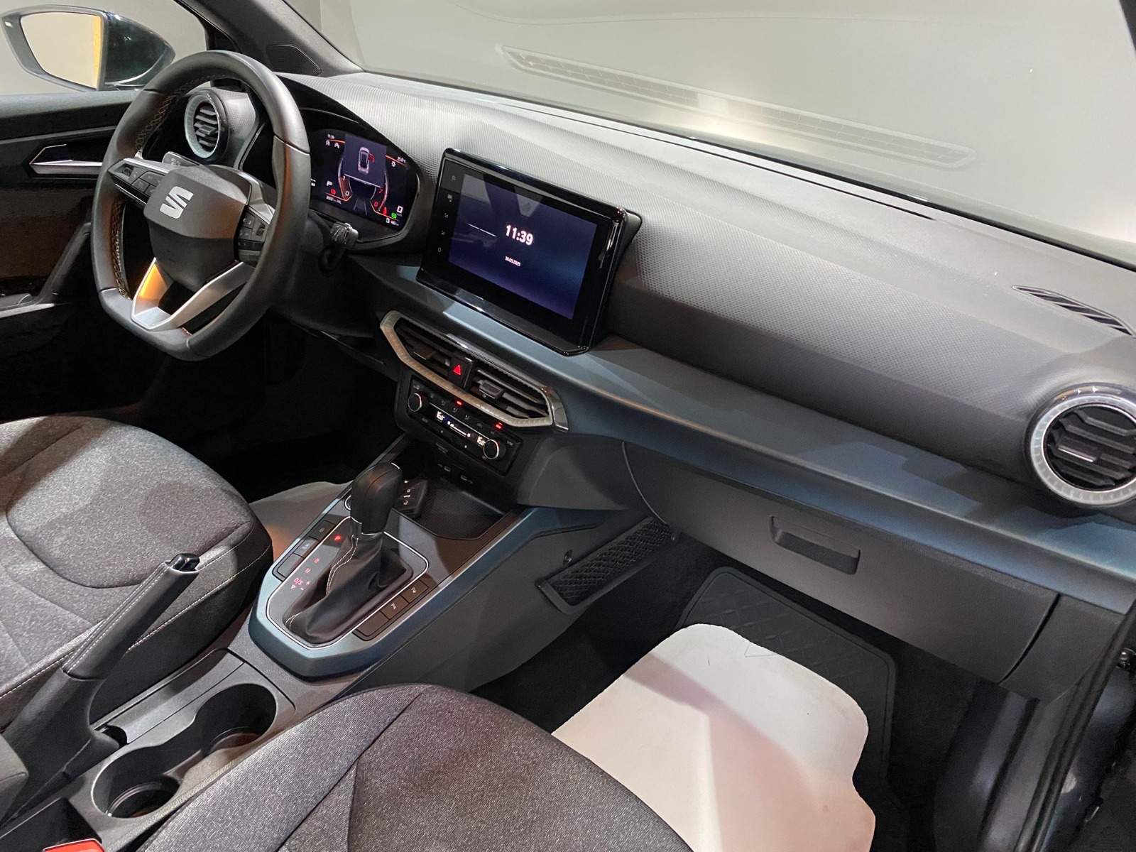 2024 Benzin Otomatik Seat Arona Gri Gürel Tasarım Aksesuar Otomotiv San. Tic. Ltd. Şti.