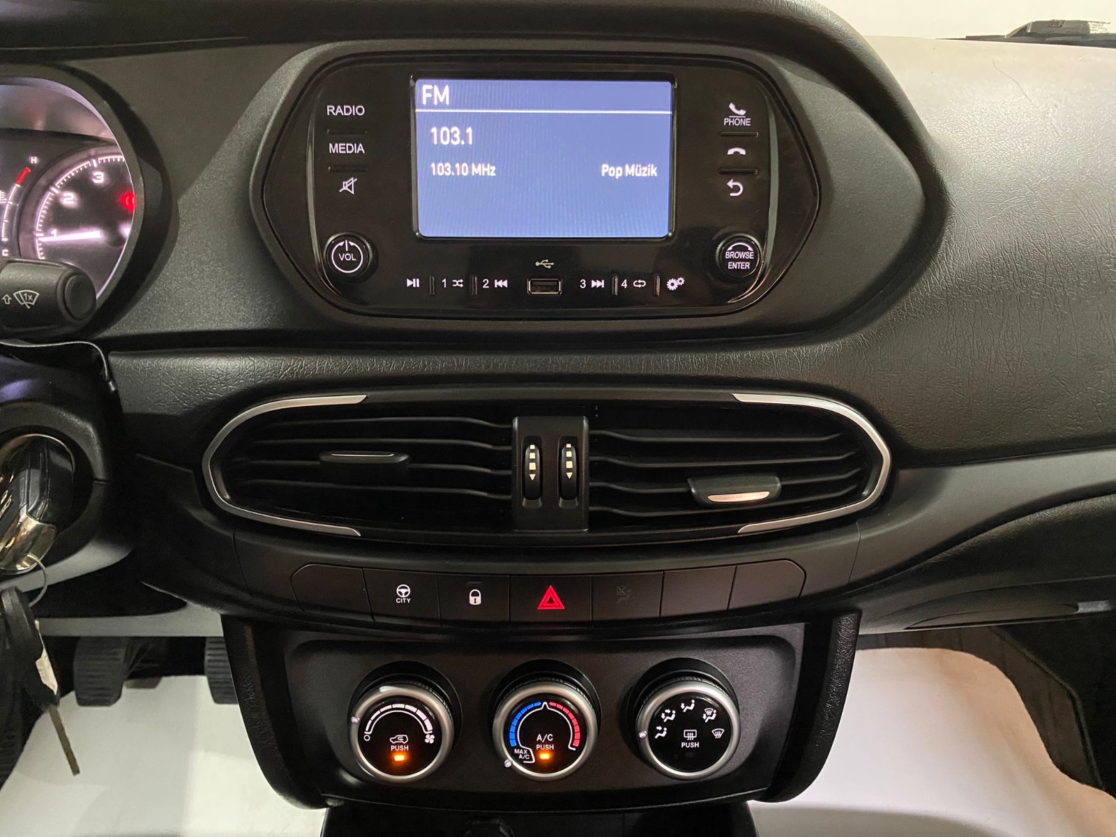 2024 Benzin Manuel Fiat Egea Beyaz Gürel Tasarım Aksesuar Otomotiv San. Tic. Ltd. Şti.