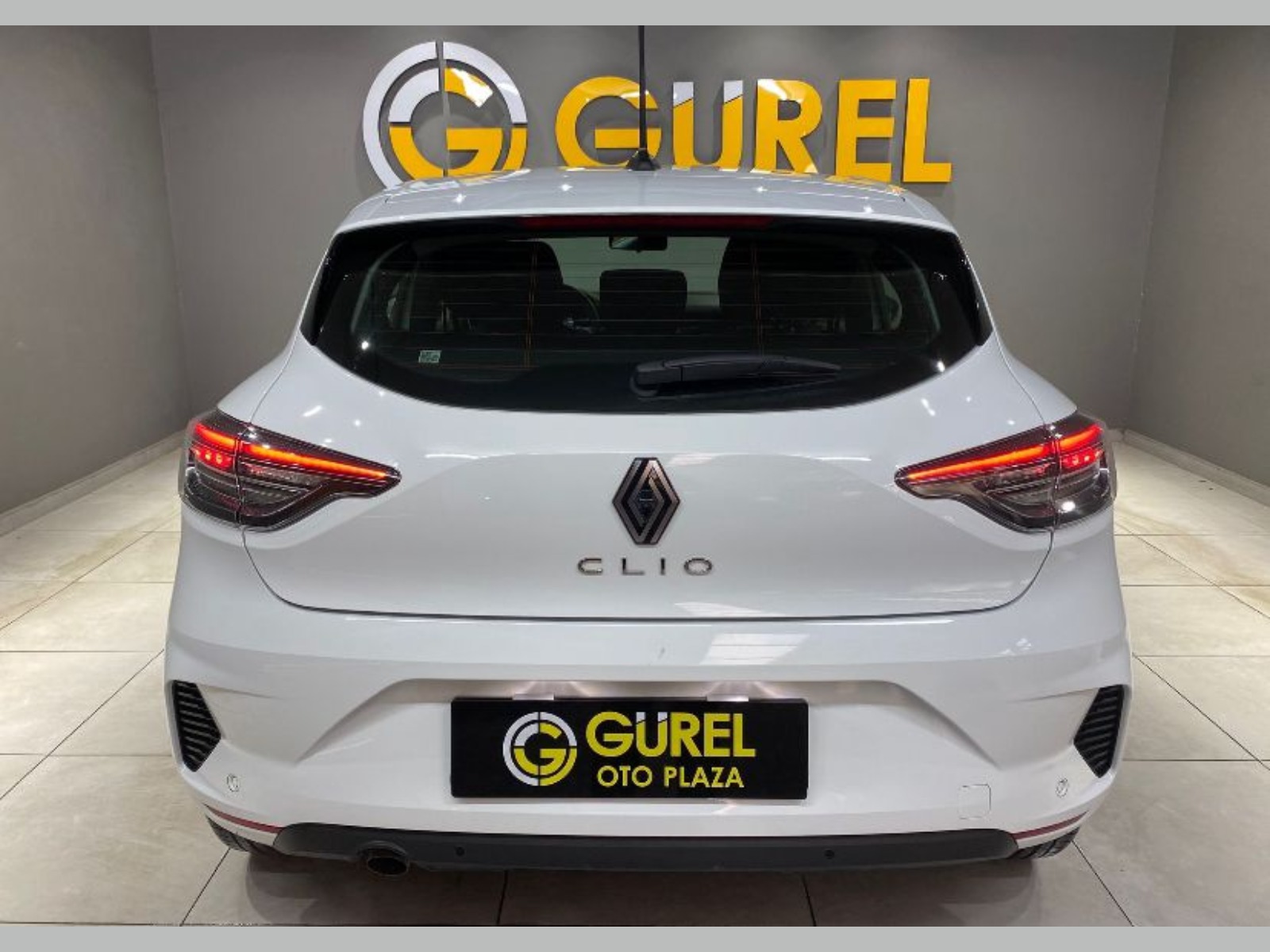 2024 Benzin Otomatik Renault Clio Beyaz Gürel Tasarım Aksesuar Otomotiv San. Tic. Ltd. Şti.