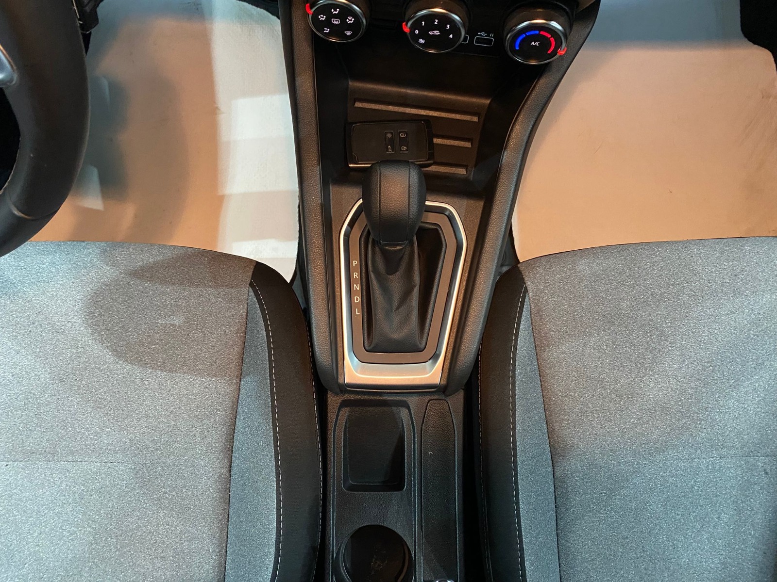 2024 Benzin Otomatik Renault Clio Beyaz Gürel Tasarım Aksesuar Otomotiv San. Tic. Ltd. Şti.