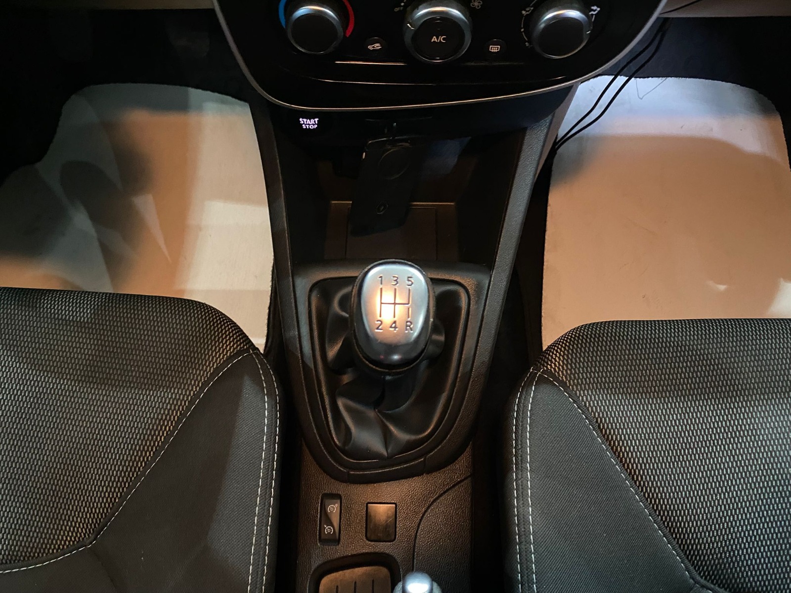 2020 Benzin Manuel Renault Clio Beyaz Gürel Tasarım Aksesuar Otomotiv San. Tic. Ltd. Şti.