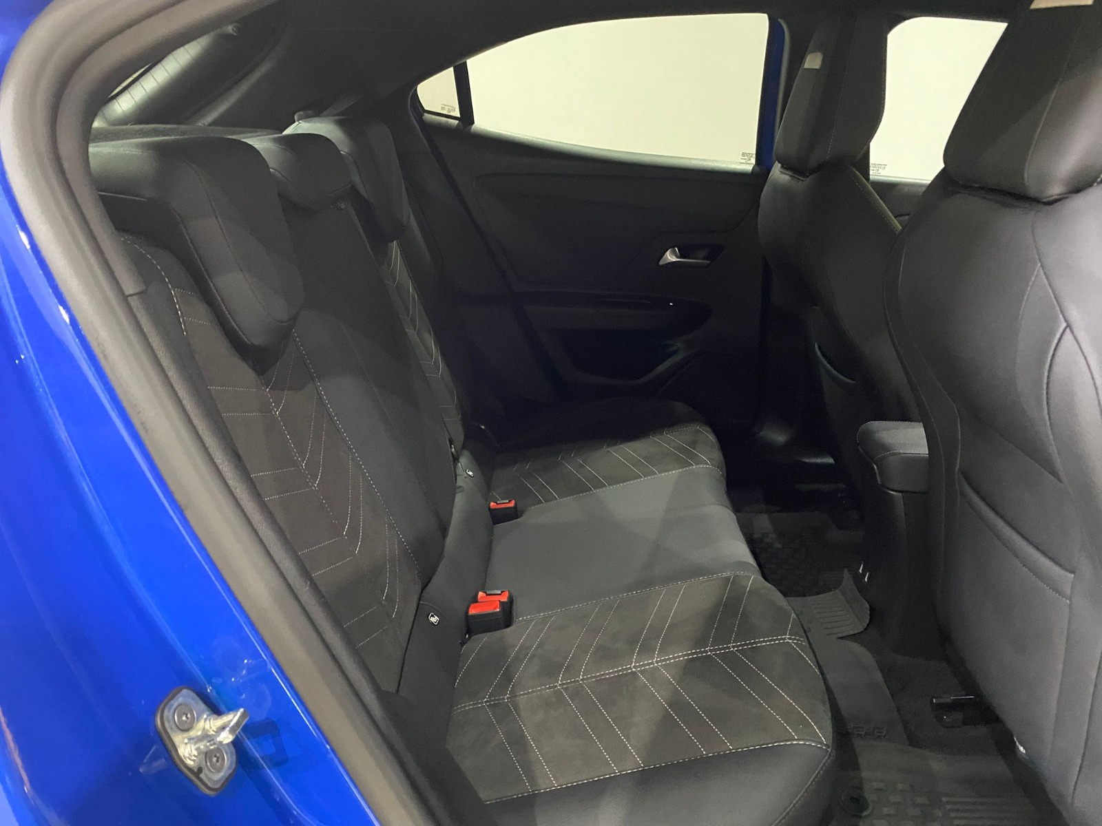 TaksitliOto.Net | 2.El Opel Mokka SUV 1.2 Turbo Ultimate Otomatik | Otomatik & Benzin | Mavi | İzmir.2el 2023 Benzin Otomatik Opel Mokka Mavi Gürel Tasarım Aksesuar Otomotiv San. Tic. Ltd. Şti.