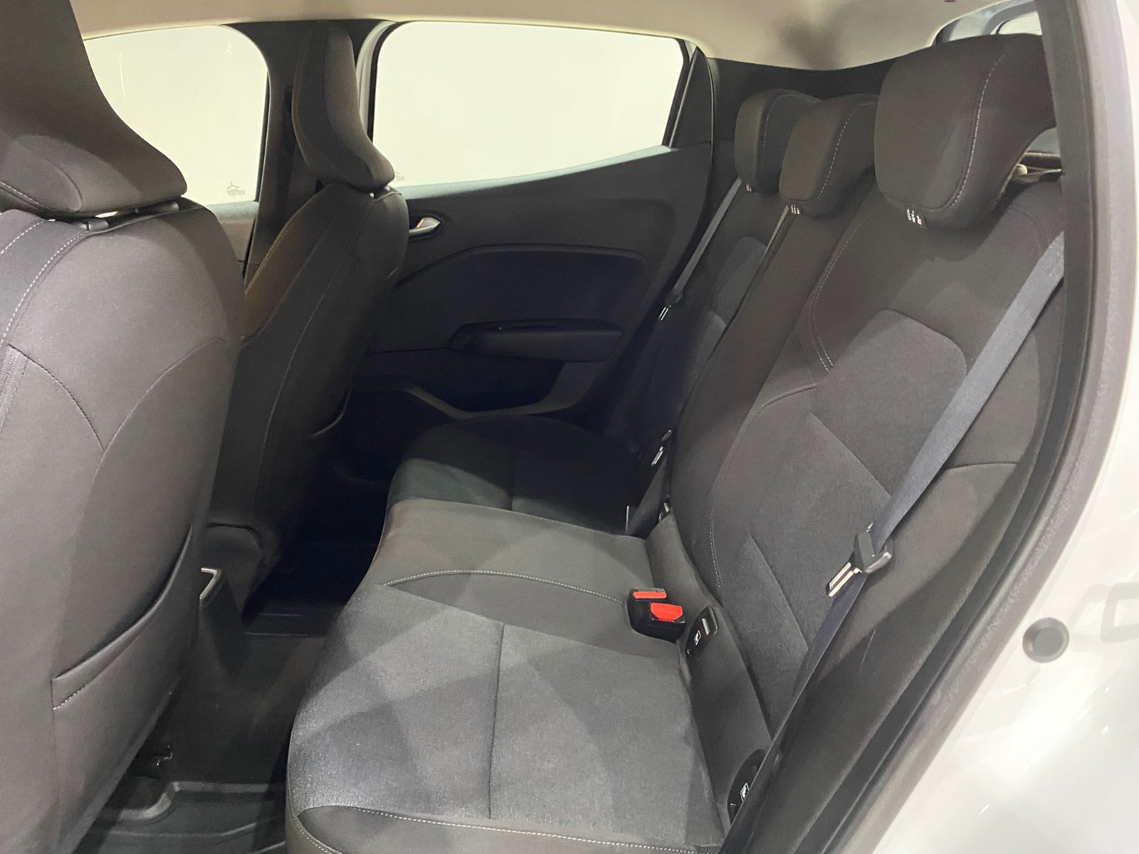 2023 Benzin Manuel Renault Clio Beyaz Gürel Tasarım Aksesuar Otomotiv San. Tic. Ltd. Şti.