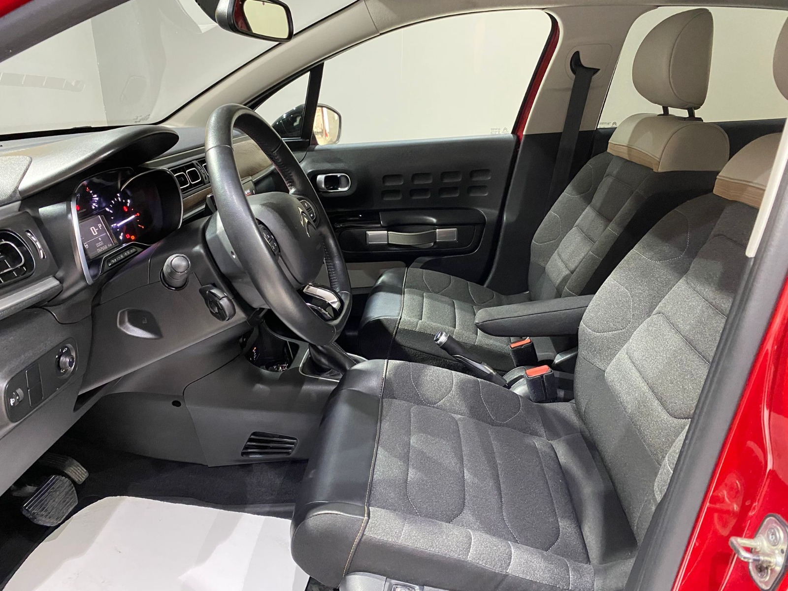 2020 Benzin Otomatik Citroen C3 Kırmızı Gürel Tasarım Aksesuar Otomotiv San. Tic. Ltd. Şti.