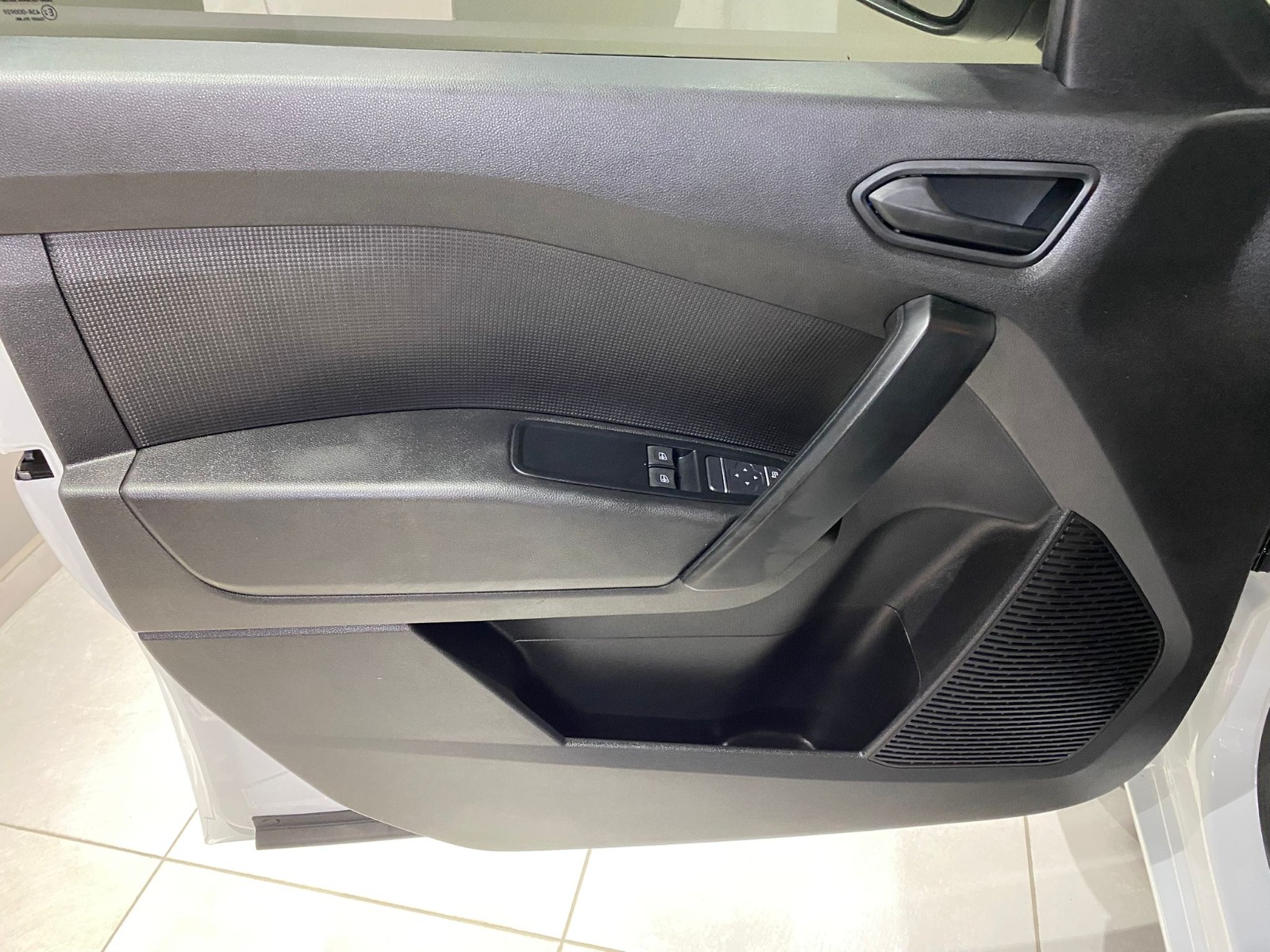 2024 Dizel Manuel Renault Kangoo  Beyaz Gürel Tasarım Aksesuar Otomotiv San. Tic. Ltd. Şti.