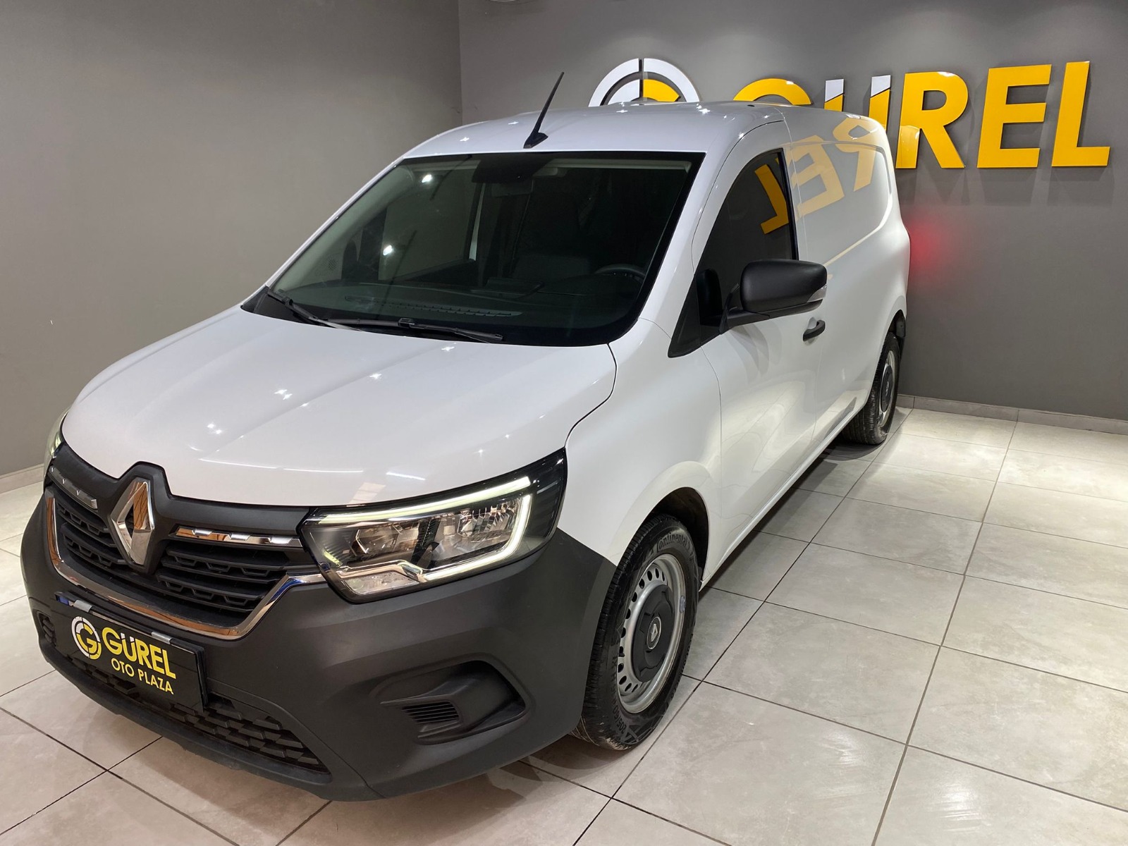 2024 Dizel Manuel Renault Kangoo  Beyaz Gürel Tasarım Aksesuar Otomotiv San. Tic. Ltd. Şti.