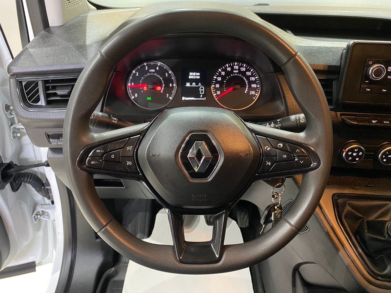 2024 Dizel Manuel Renault Kangoo  Beyaz Gürel Tasarım Aksesuar Otomotiv San. Tic. Ltd. Şti.