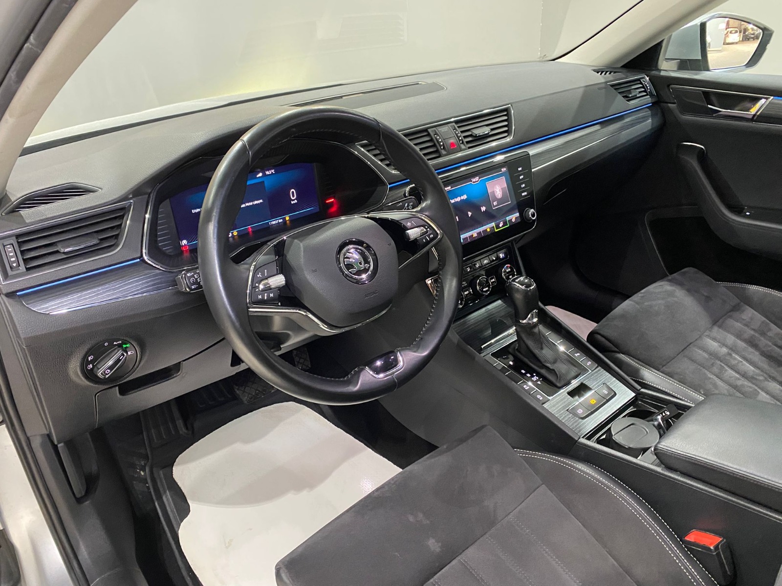 2022 Benzin Otomatik Skoda Superb Gri Gürel Tasarım Aksesuar Otomotiv San. Tic. Ltd. Şti.
