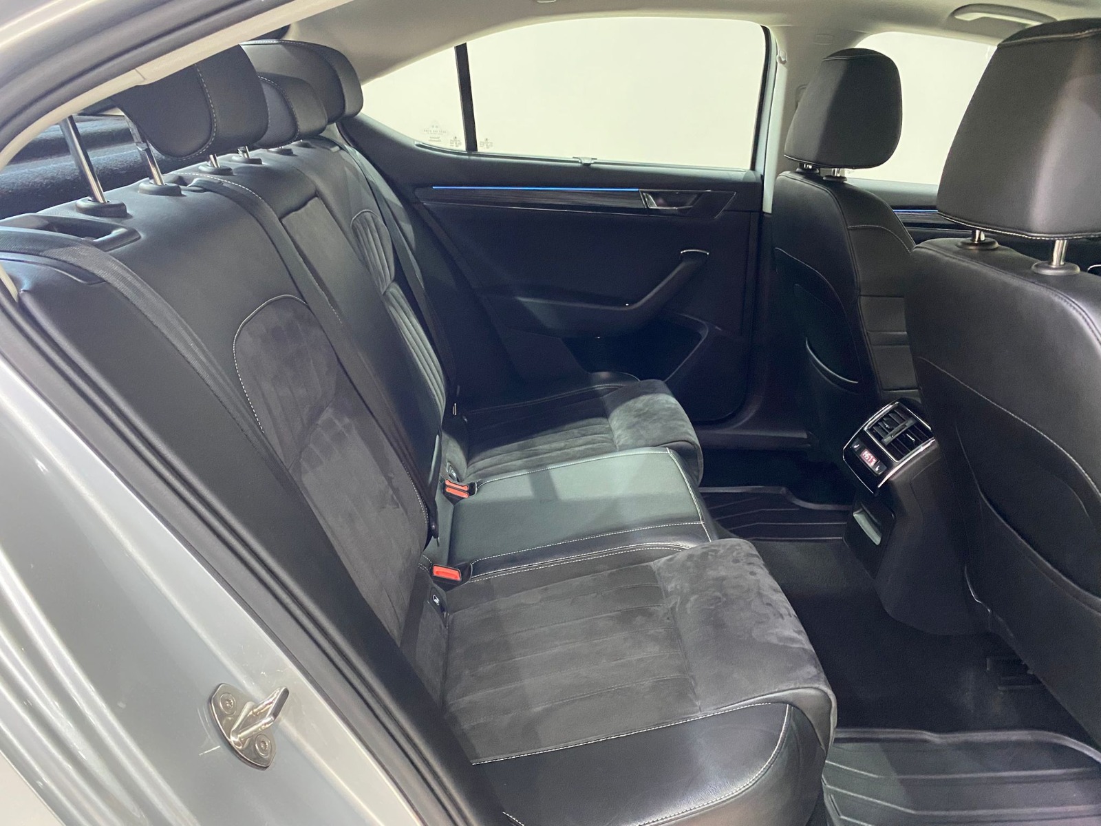 2022 Benzin Otomatik Skoda Superb Gri Gürel Tasarım Aksesuar Otomotiv San. Tic. Ltd. Şti.