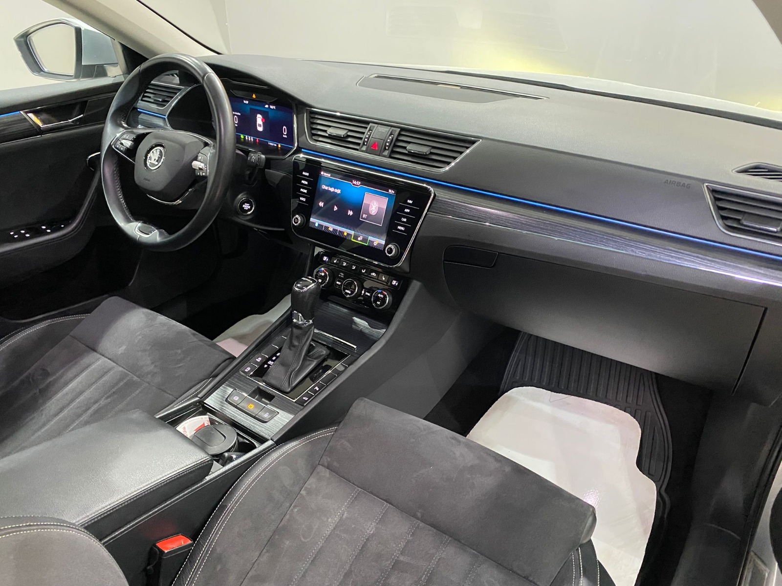 2022 Benzin Otomatik Skoda Superb Gri Gürel Tasarım Aksesuar Otomotiv San. Tic. Ltd. Şti.