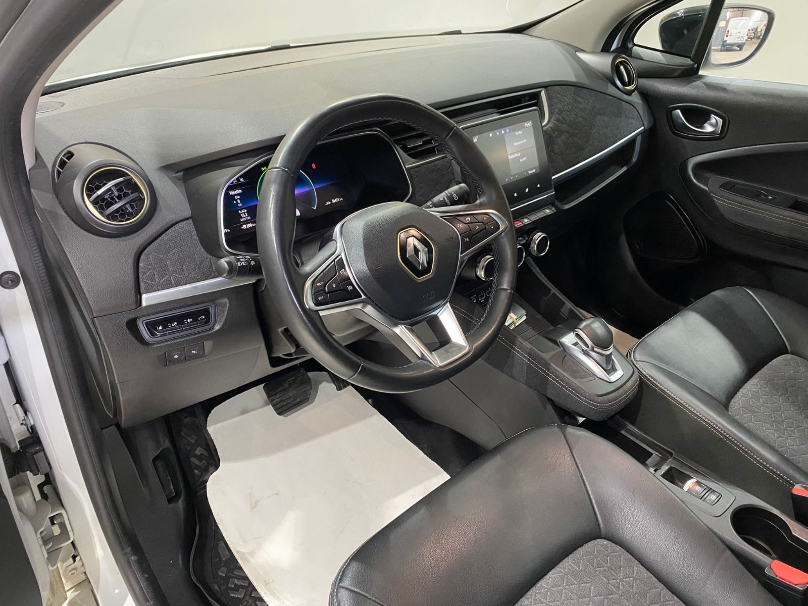 2022 Elektrik Otomatik Renault ZOE Beyaz Gürel Tasarım Aksesuar Otomotiv San. Tic. Ltd. Şti.