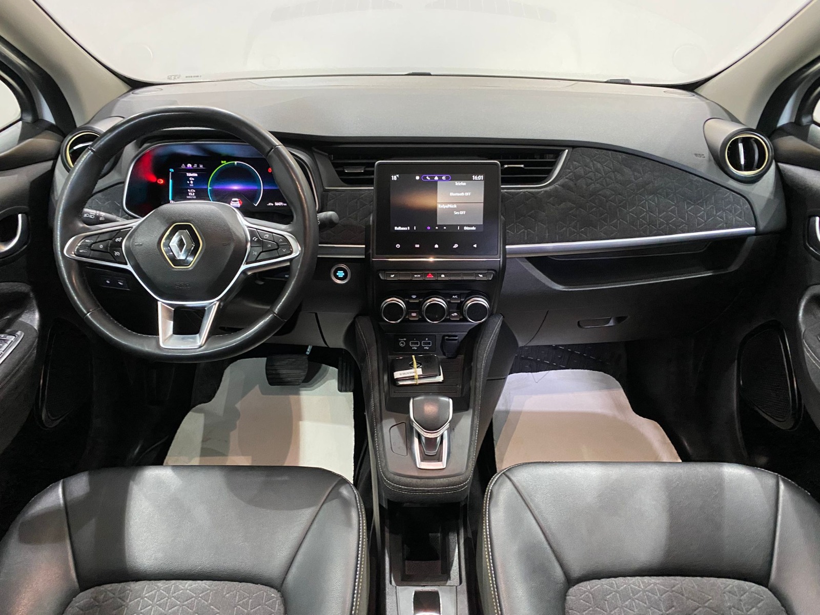 2022 Elektrik Otomatik Renault ZOE Beyaz Gürel Tasarım Aksesuar Otomotiv San. Tic. Ltd. Şti.