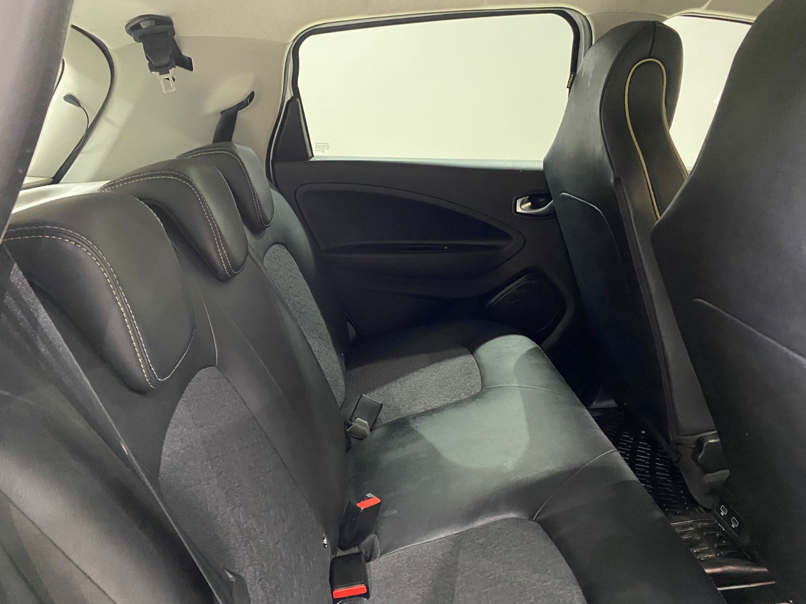 2022 Elektrik Otomatik Renault ZOE Beyaz Gürel Tasarım Aksesuar Otomotiv San. Tic. Ltd. Şti.