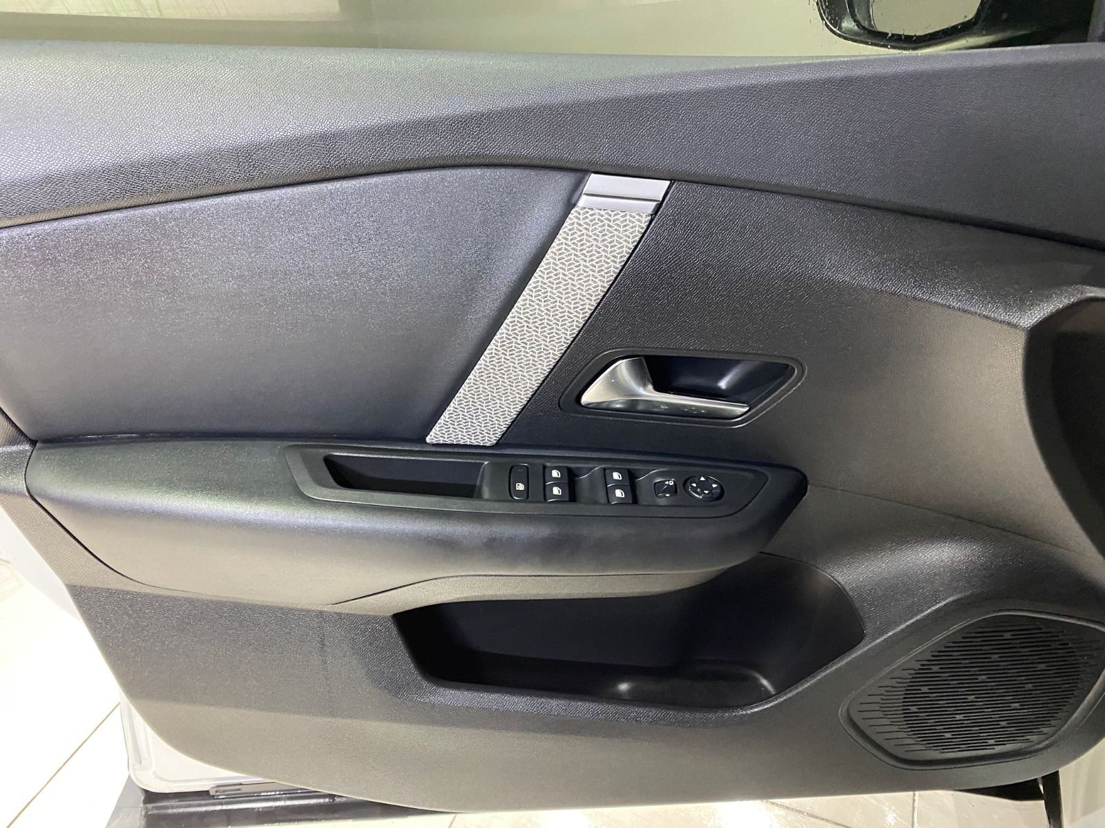 2023 Benzin Otomatik Citroen C4 Beyaz Gürel Tasarım Aksesuar Otomotiv San. Tic. Ltd. Şti.