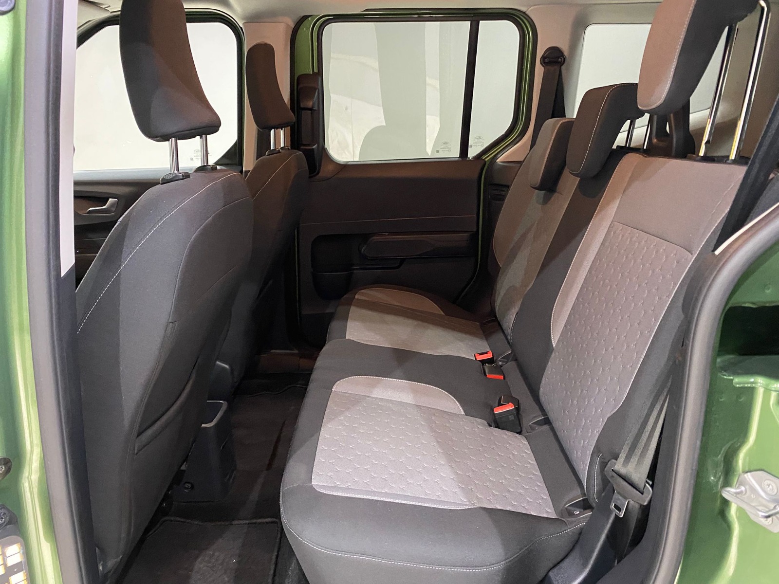 2024 Dizel Manuel Ford Tourneo Courier Yeşil Gürel Tasarım Aksesuar Otomotiv San. Tic. Ltd. Şti.