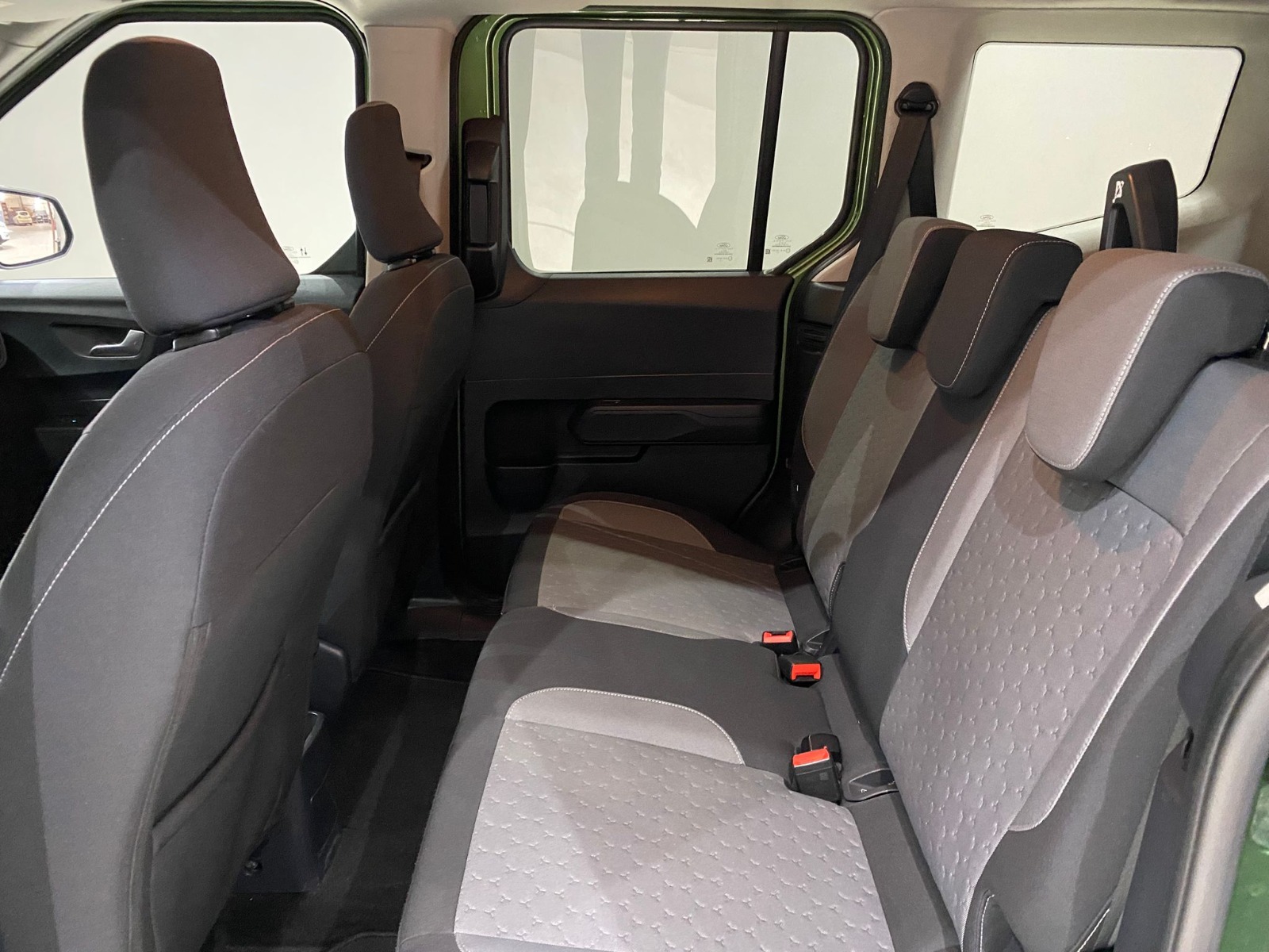 2024 Dizel Manuel Ford Tourneo Courier Yeşil Gürel Tasarım Aksesuar Otomotiv San. Tic. Ltd. Şti.