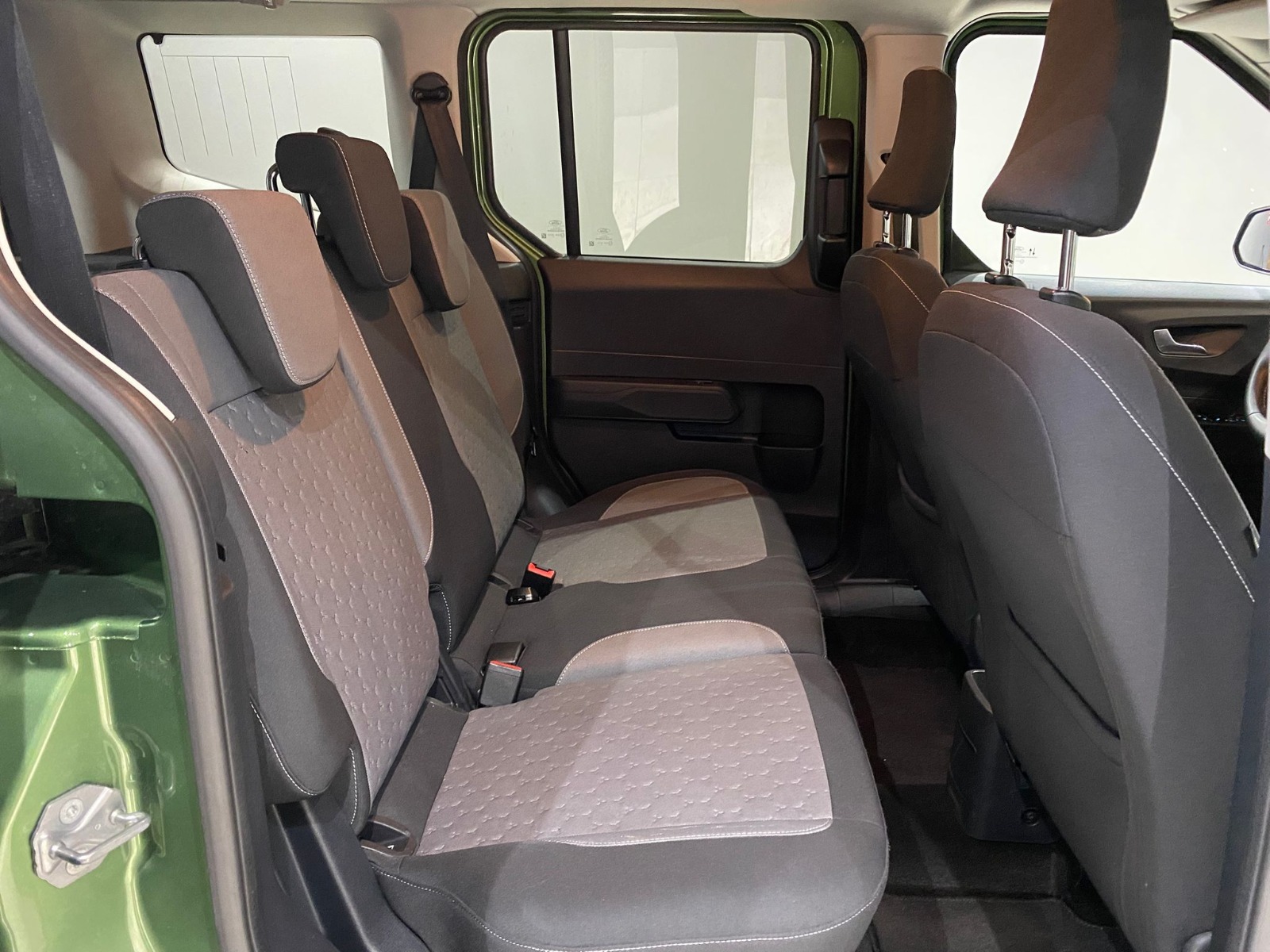 2024 Dizel Manuel Ford Tourneo Courier Yeşil Gürel Tasarım Aksesuar Otomotiv San. Tic. Ltd. Şti.