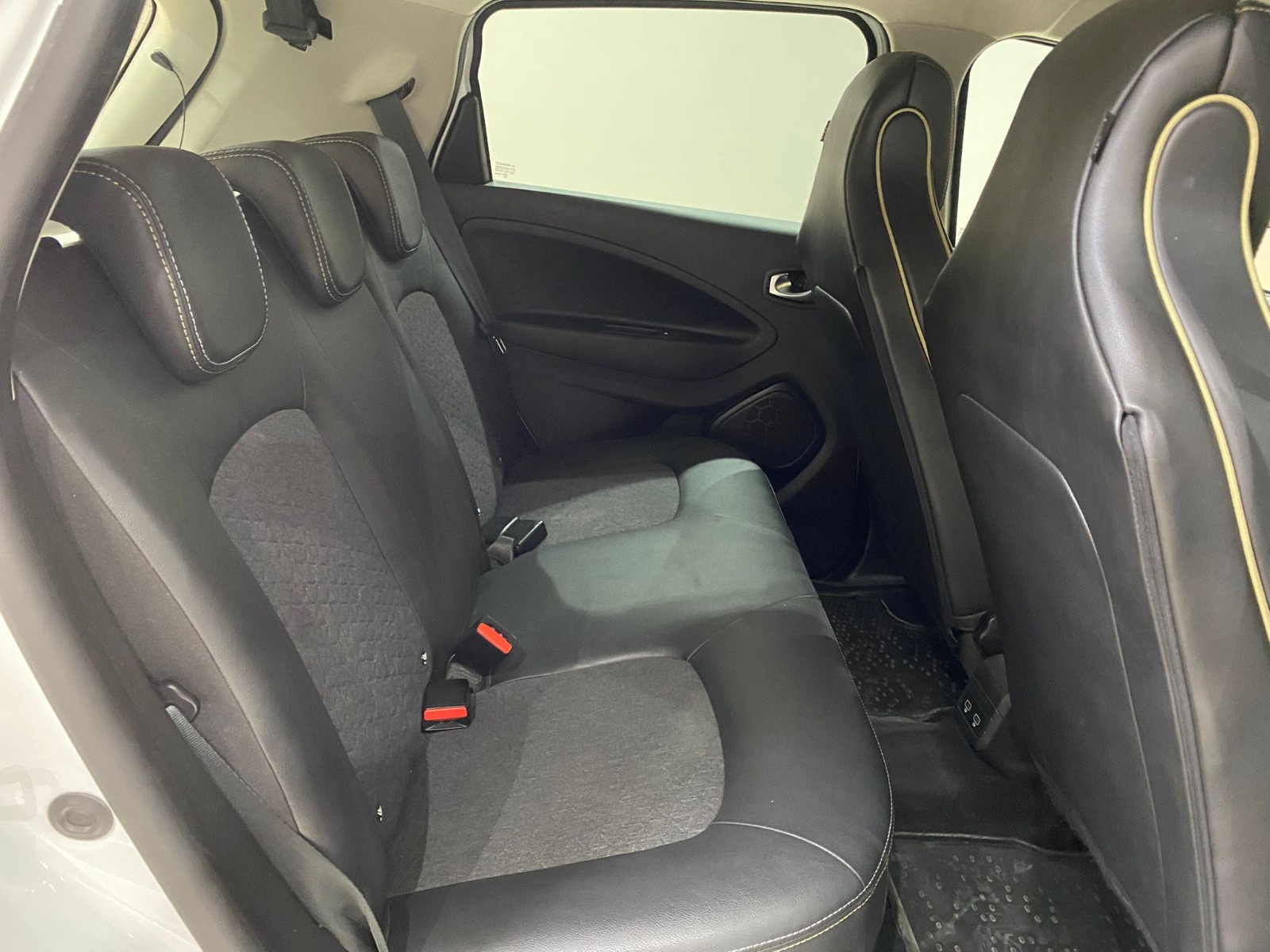 2022 Elektrik Otomatik Renault Zoe Beyaz Gürel Tasarım Aksesuar Otomotiv San. Tic. Ltd. Şti.