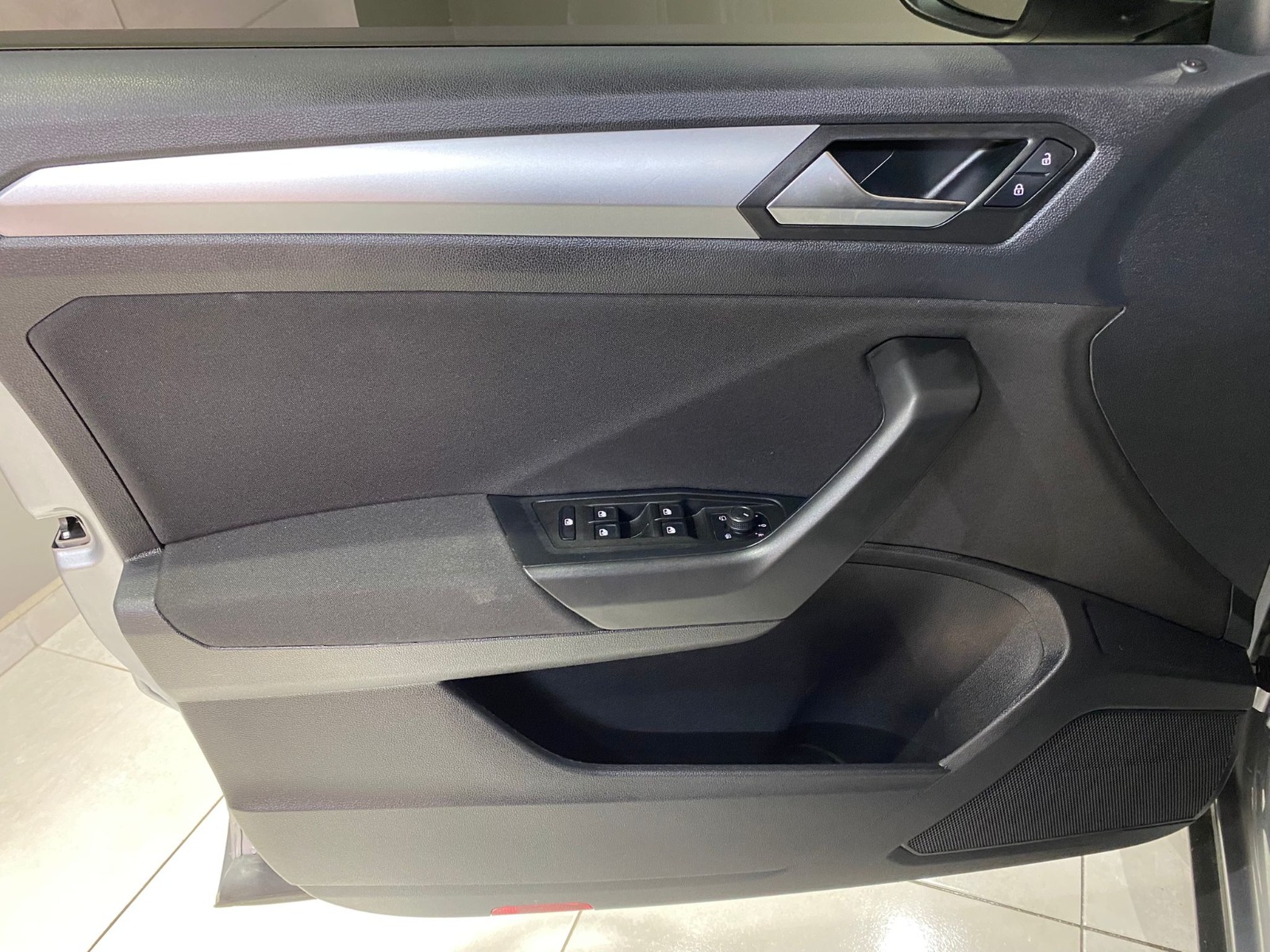 2023 Benzin Otomatik Volkswagen T-Roc Gümüş Gri Gürel Tasarım Aksesuar Otomotiv San. Tic. Ltd. Şti.