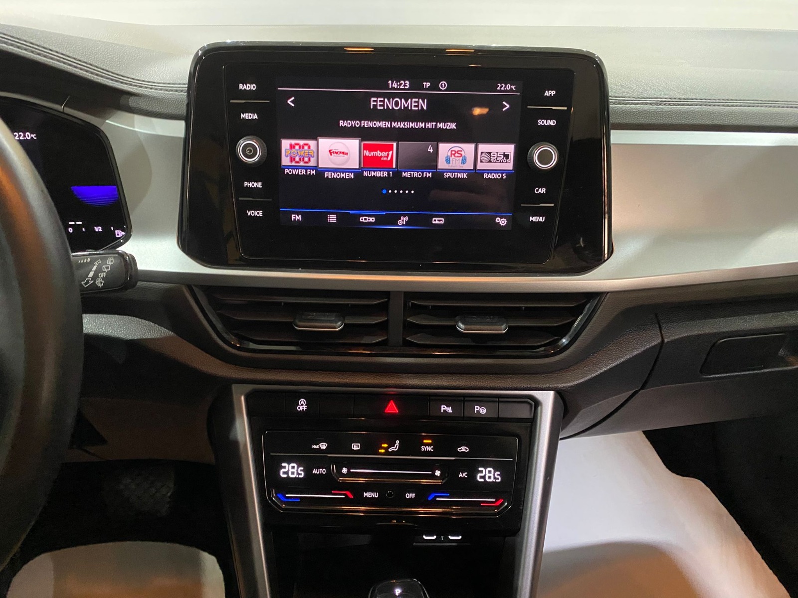 2023 Benzin Otomatik Volkswagen T-Roc Gümüş Gri Gürel Tasarım Aksesuar Otomotiv San. Tic. Ltd. Şti.