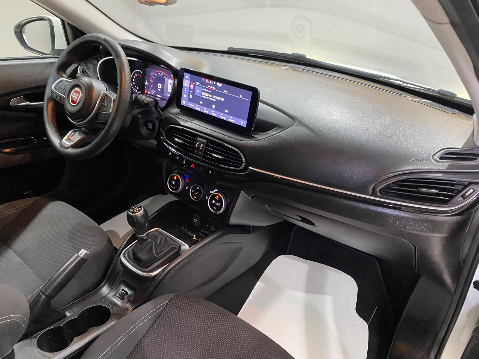 2021 Benzin Manuel Fiat Egea Beyaz Gürel Tasarım Aksesuar Otomotiv San. Tic. Ltd. Şti.