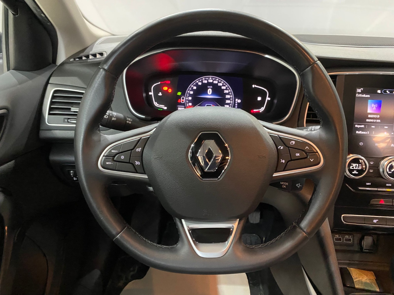 2023 Benzin Otomatik Renault Megane Gri Gürel Tasarım Aksesuar Otomotiv San. Tic. Ltd. Şti.