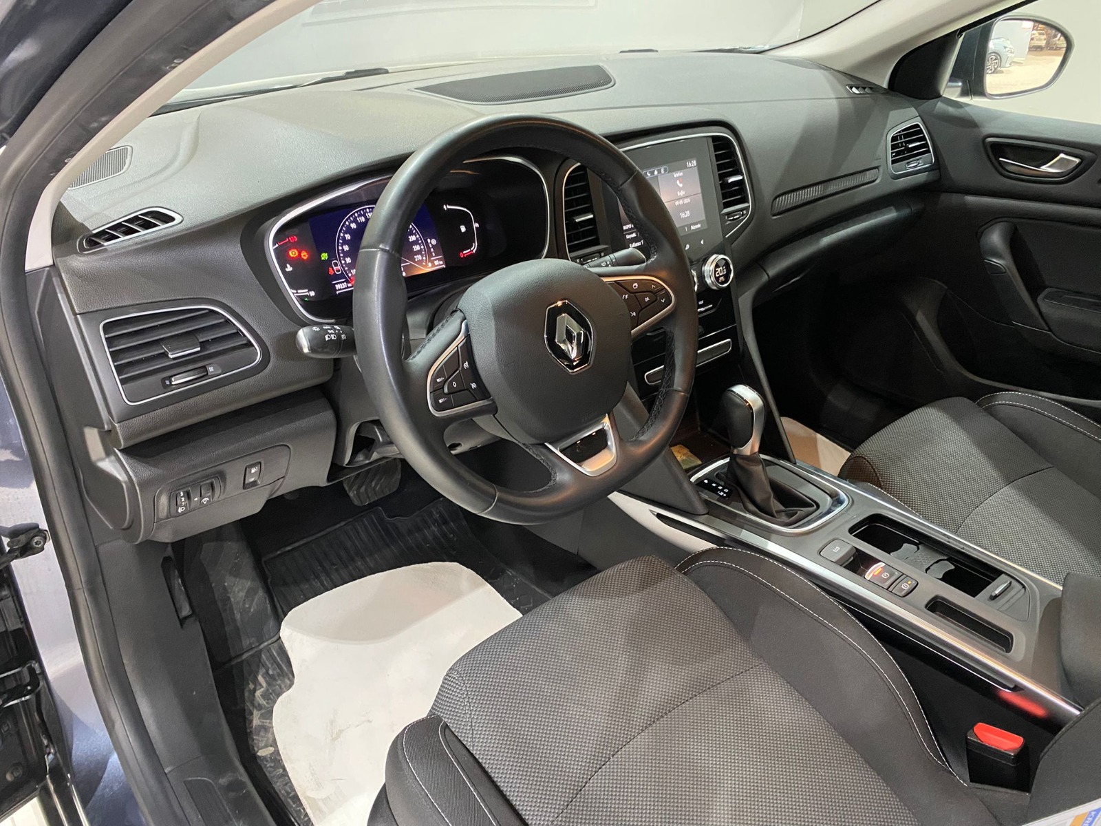 2023 Benzin Otomatik Renault Megane Gri Gürel Tasarım Aksesuar Otomotiv San. Tic. Ltd. Şti.