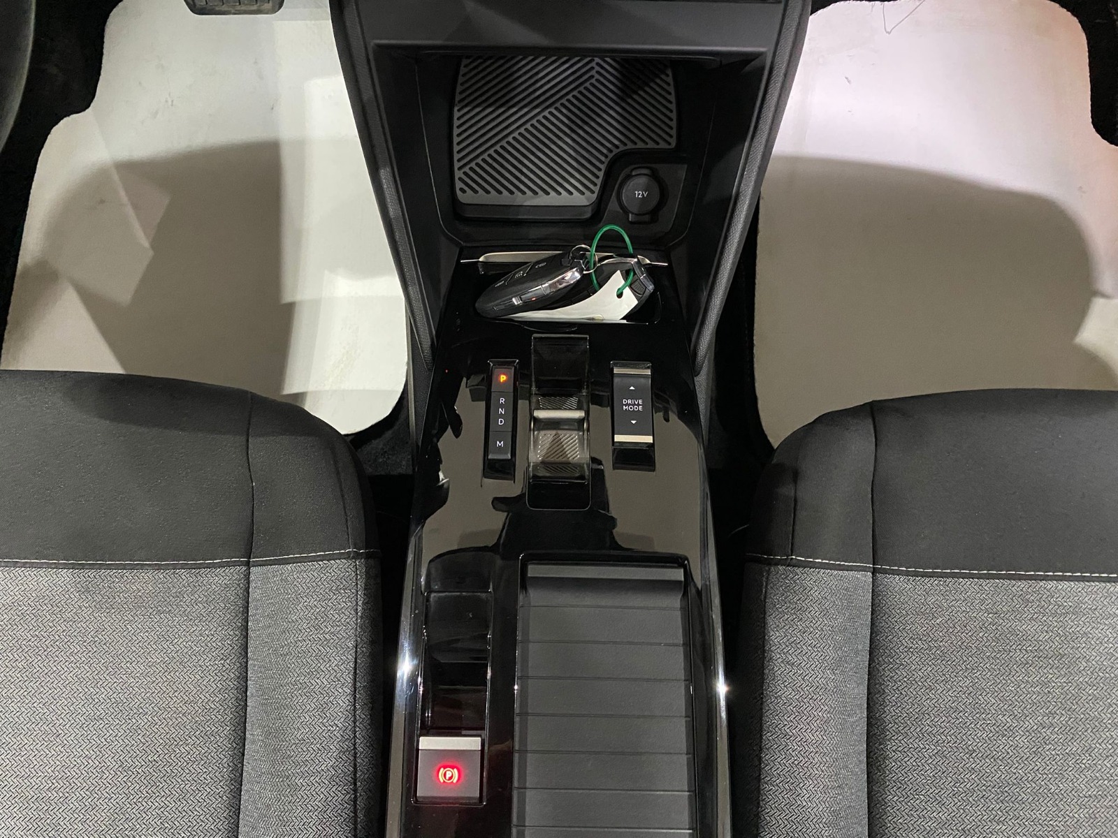 2022 Benzin Otomatik Citroen C4 Gri Gürel Tasarım Aksesuar Otomotiv San. Tic. Ltd. Şti.