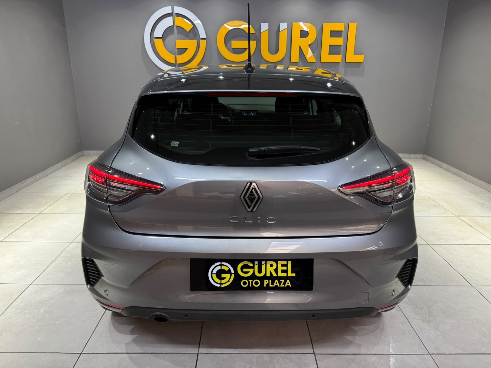 2025 Benzin Otomatik Renault Clio Gri Gürel Tasarım Aksesuar Otomotiv San. Tic. Ltd. Şti.